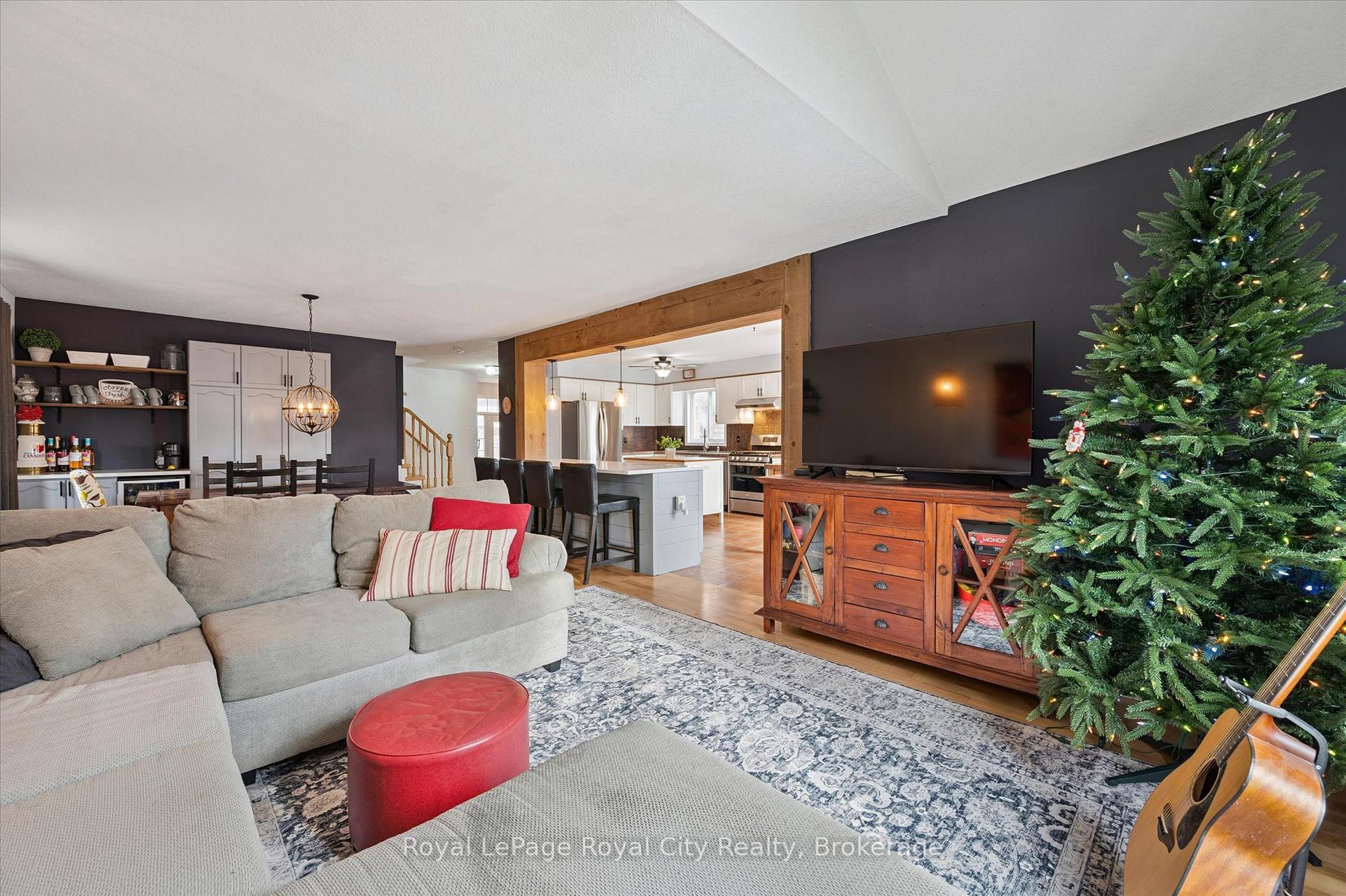 Photo 6 of 6 Berry Drive, Guelph, Kortright Hills — HOMEH