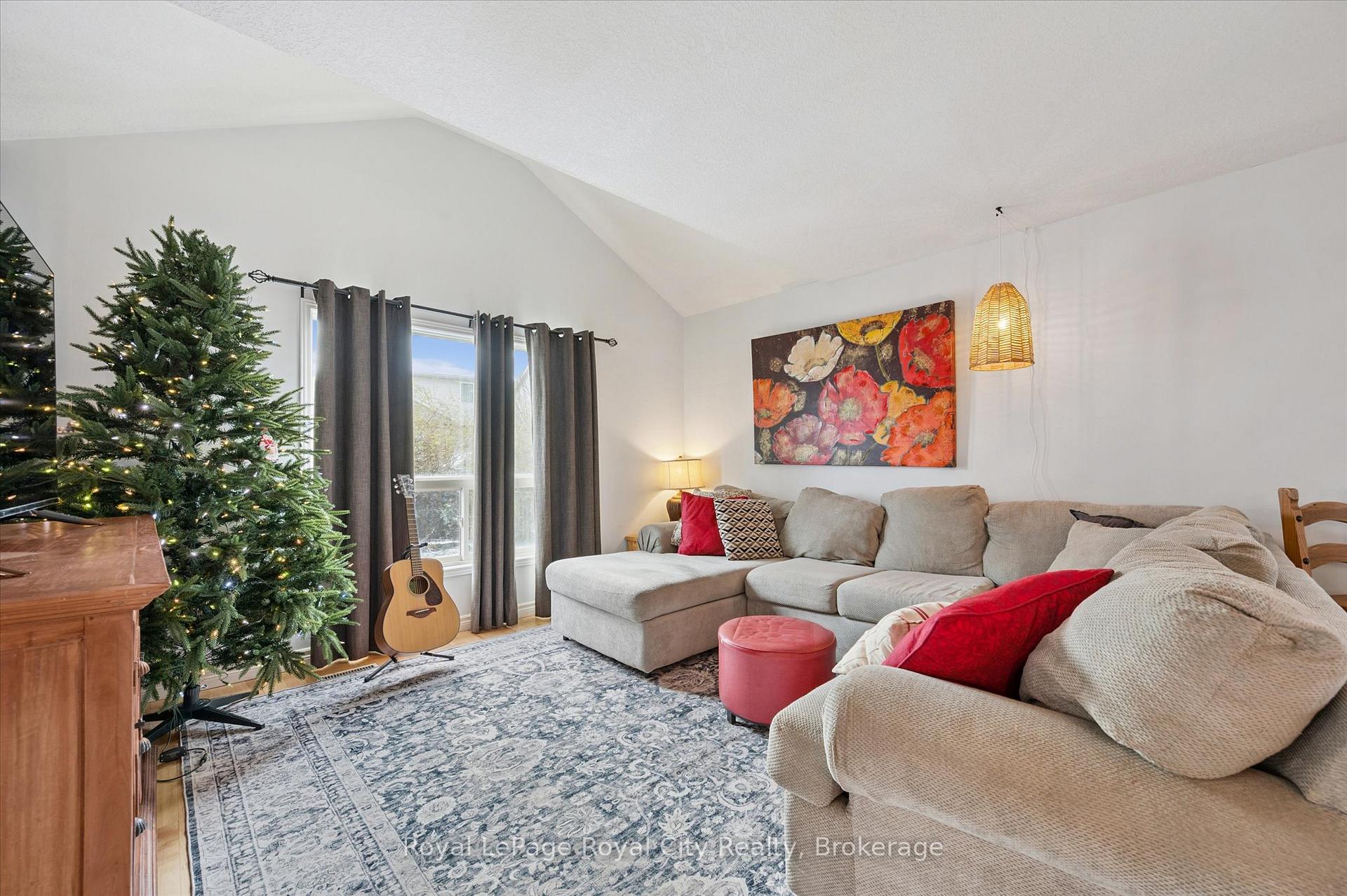 Photo 7 of 6 Berry Drive, Guelph, Kortright Hills — HOMEH