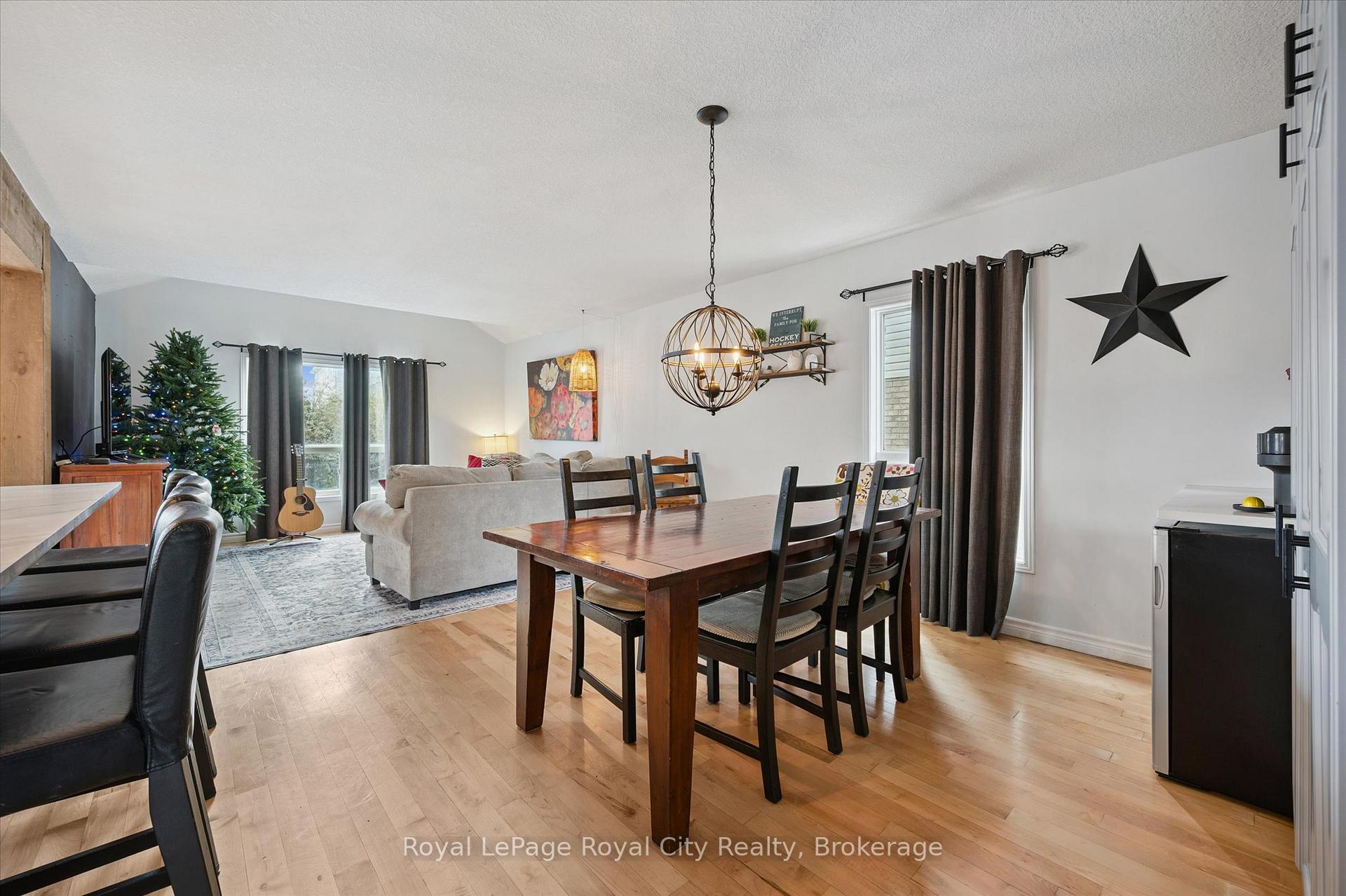Photo 8 of 6 Berry Drive, Guelph, Kortright Hills — HOMEH