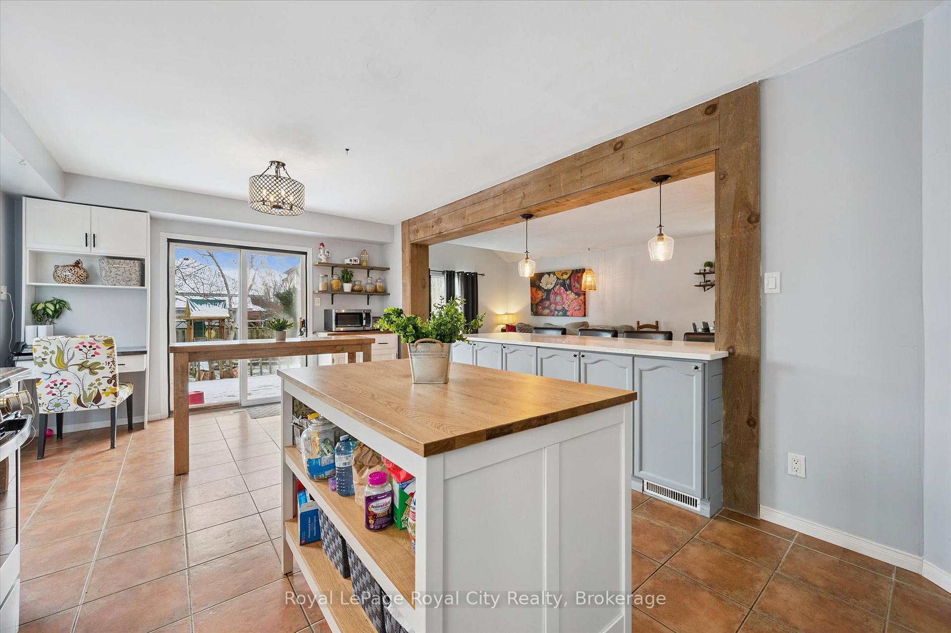 Photo 13 of 6 Berry Drive, Guelph, Kortright Hills — HOMEH