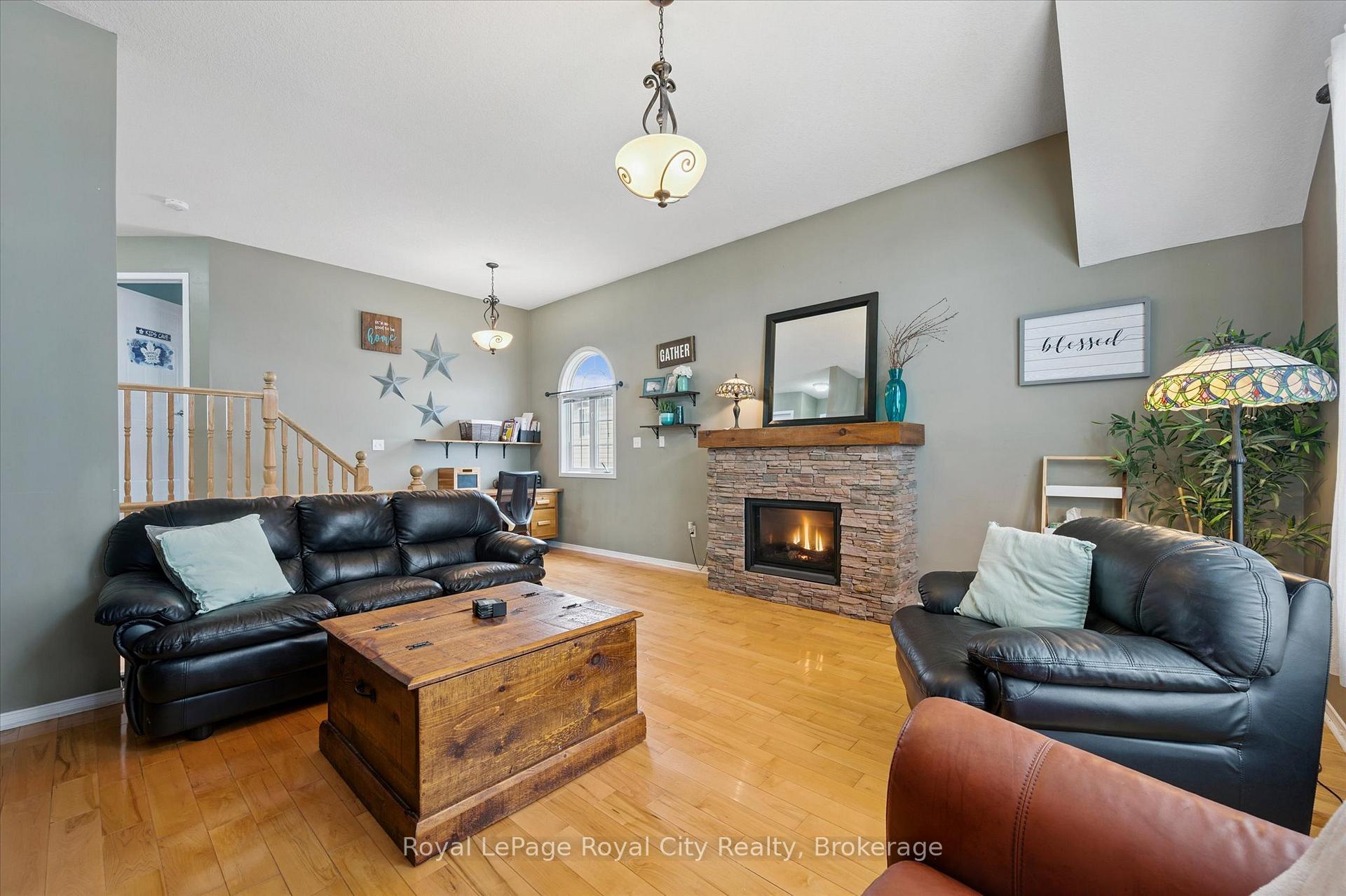 Photo 14 of 6 Berry Drive, Guelph, Kortright Hills — HOMEH