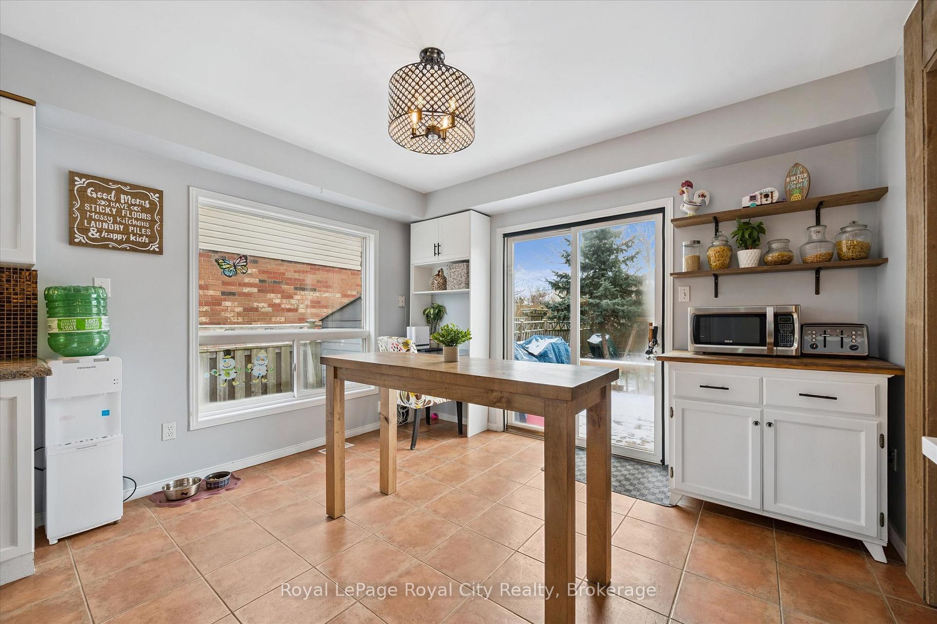 Photo 18 of 6 Berry Drive, Guelph, Kortright Hills — HOMEH
