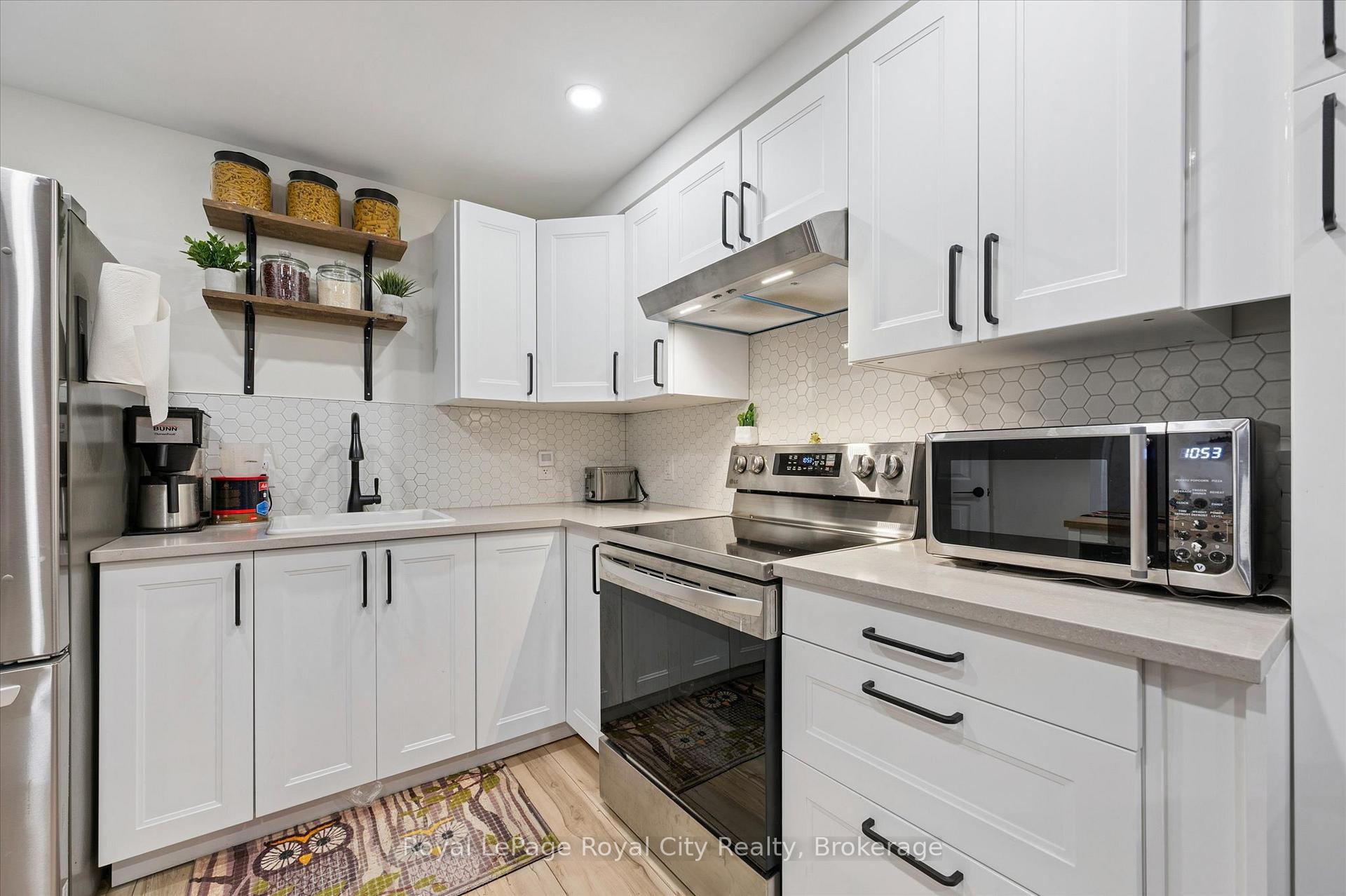Photo 25 of 6 Berry Drive, Guelph, Kortright Hills — HOMEH
