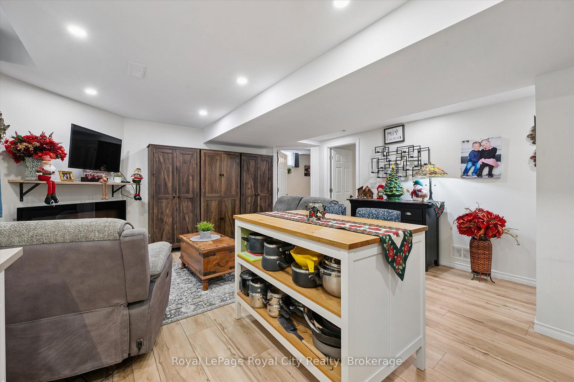 Photo 29 of 6 Berry Drive, Guelph, Kortright Hills — HOMEH