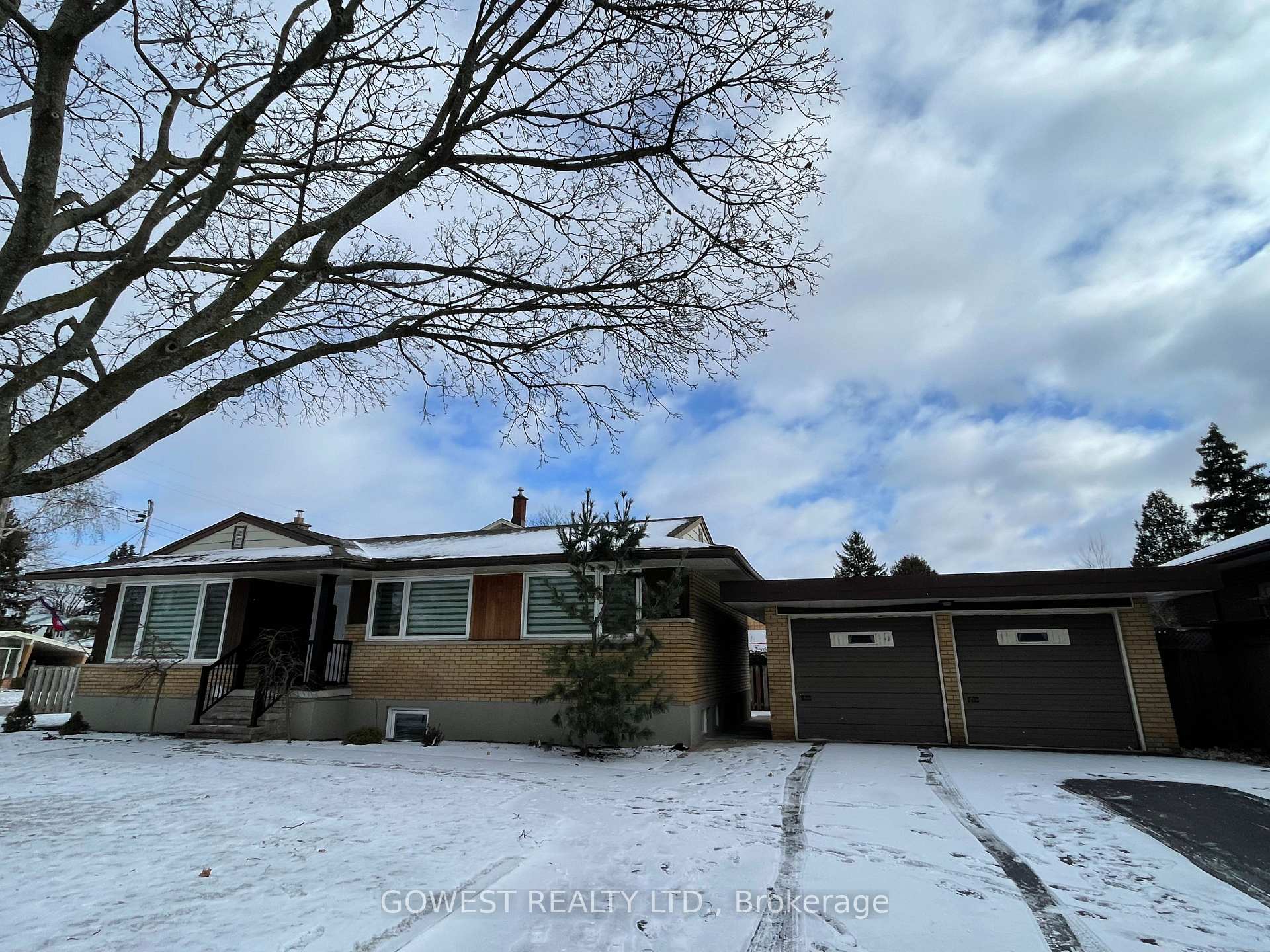 Front of Unit Main, 42 Briarwood Crescent