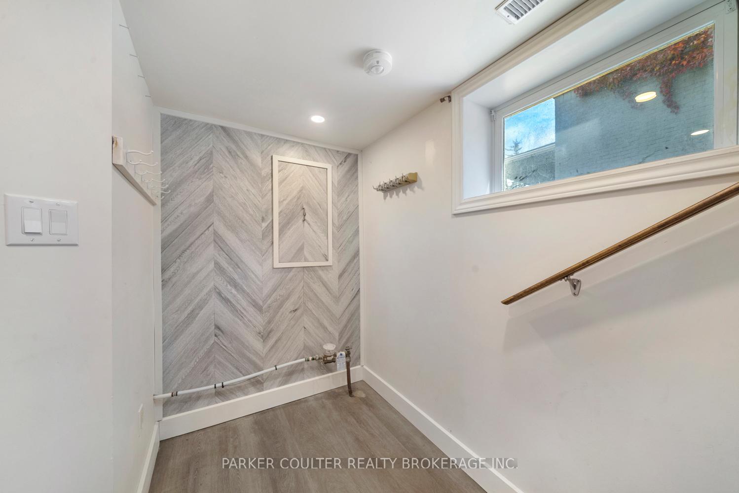 Photo 13 of 29 Ross Street, Barrie, City Centre — HOMEH