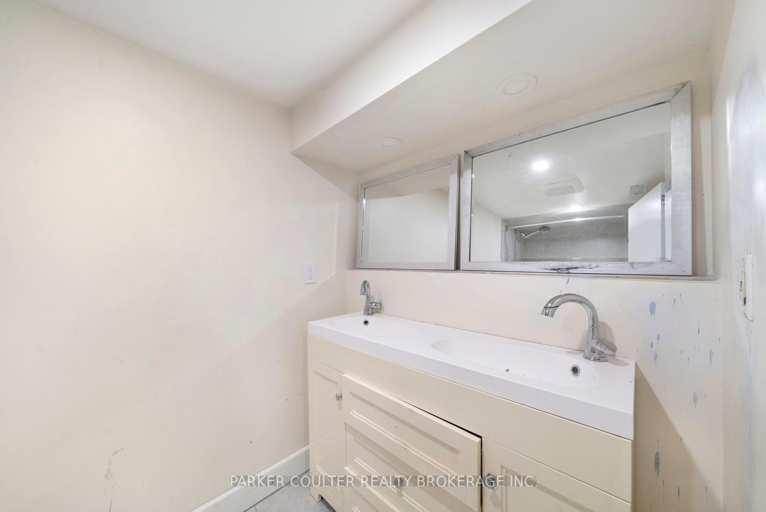 Photo 10 of 29 Ross Street, Barrie, City Centre — HOMEH