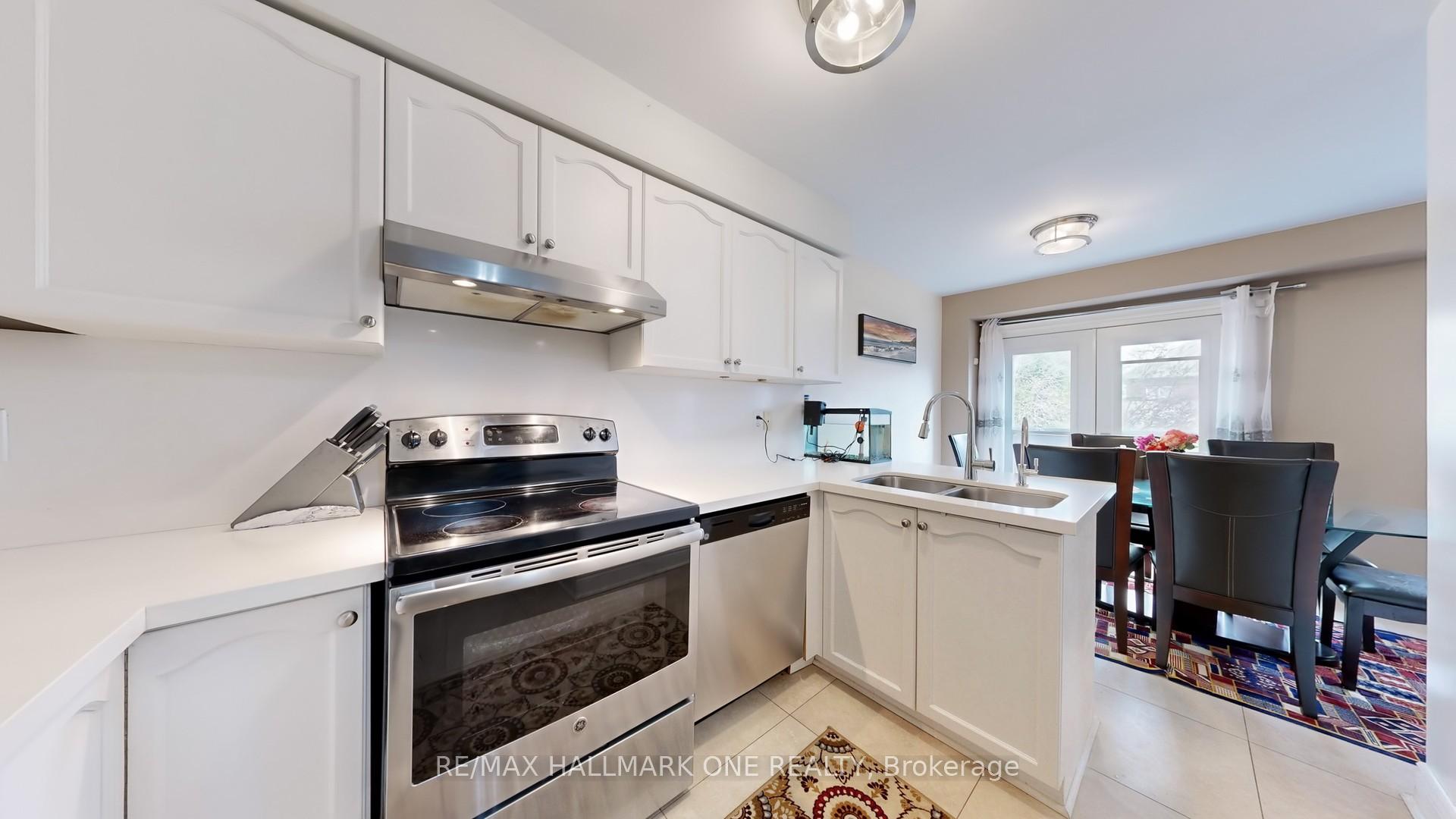Photo 12 of 7 Laurendale Avenue, Georgina, Keswick South — HOMEH