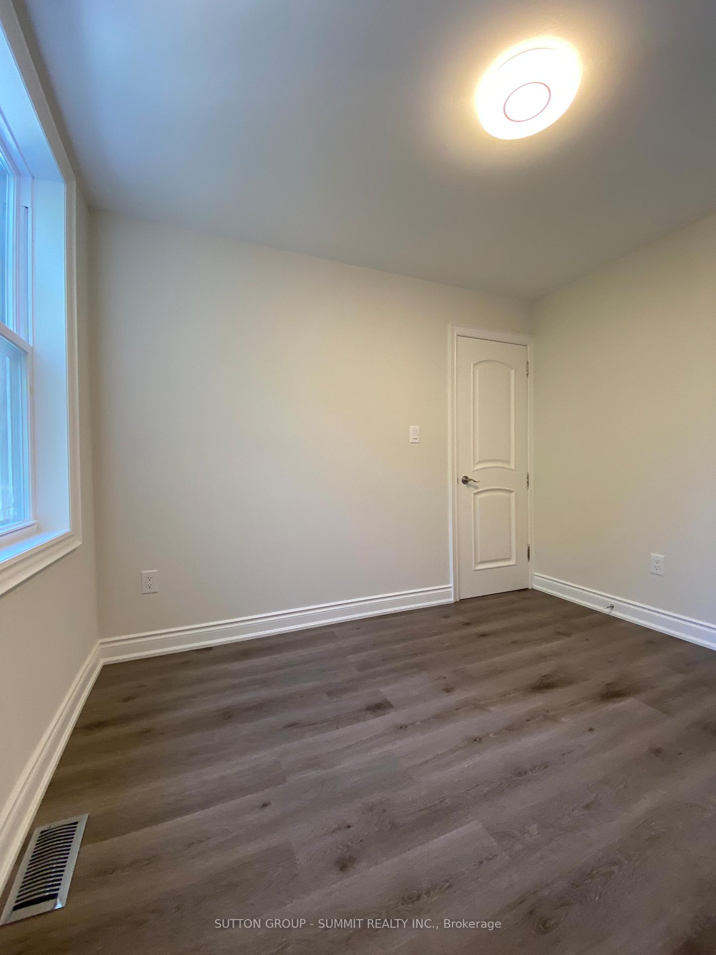 Photo 11 of Unit 7, 239 Main Street, King, Schomberg — HOMEH