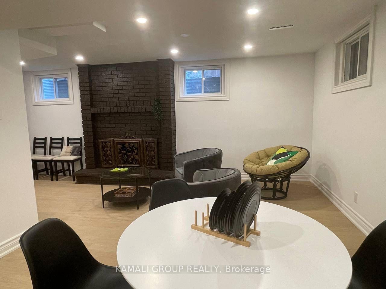 Photo 5 of Unit Bsmt, 11 Durie Lane, Markham, Aileen-Willowbrook — HOMEH
