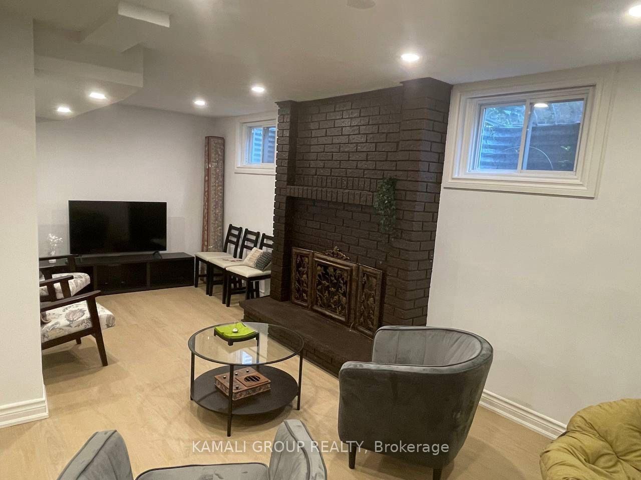 Photo 6 of Unit Bsmt, 11 Durie Lane, Markham, Aileen-Willowbrook — HOMEH