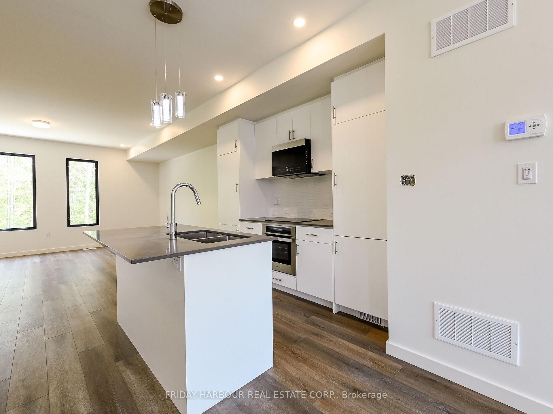 Photo 7 of 26 Rainwater Lane, Barrie, Holly — HOMEH