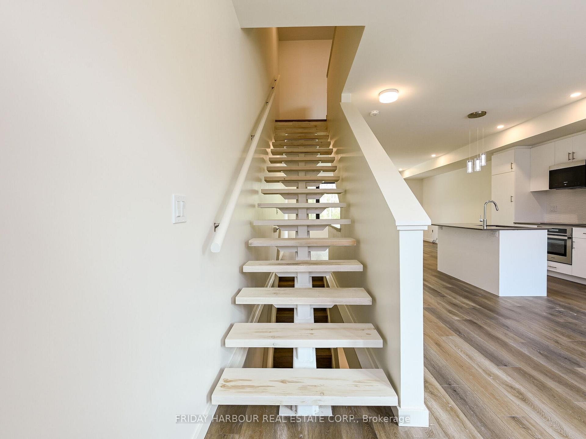 Photo 8 of 26 Rainwater Lane, Barrie, Holly — HOMEH