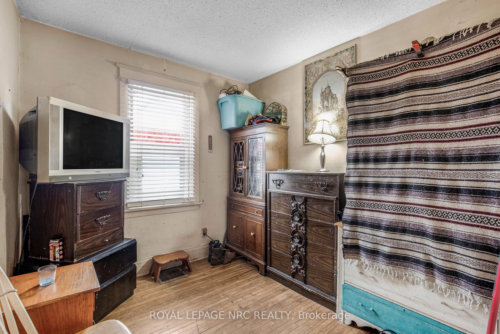 Photo 14 of 528 Catharine Street N, Hamilton, North End — HOMEH