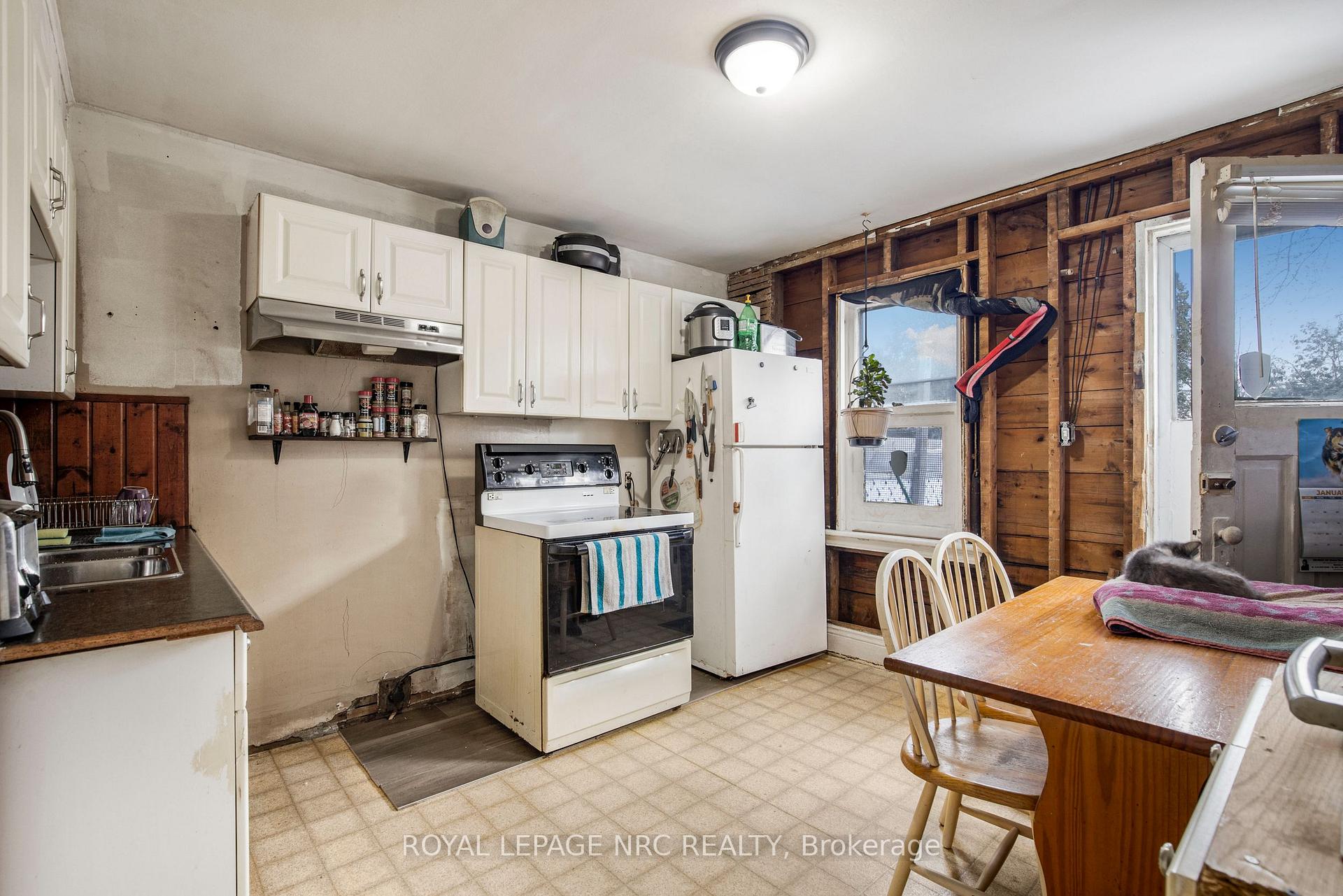 Photo 9 of 528 Catharine Street N, Hamilton, North End — HOMEH