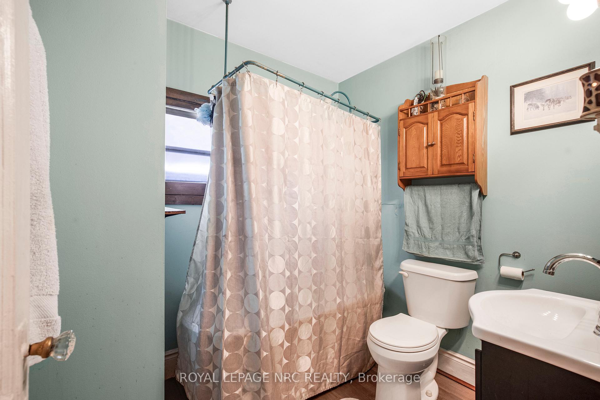 Photo 4 of 528 Catharine Street N, Hamilton, North End — HOMEH