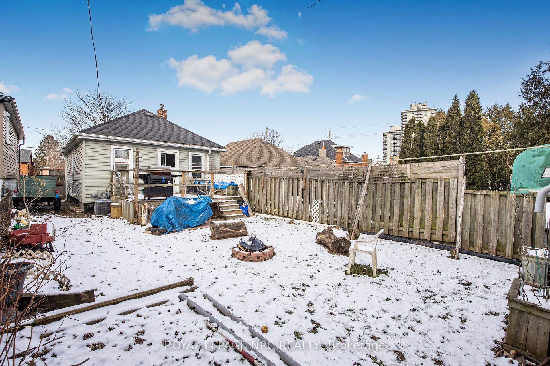 Photo 15 of 528 Catharine Street N, Hamilton, North End — HOMEH