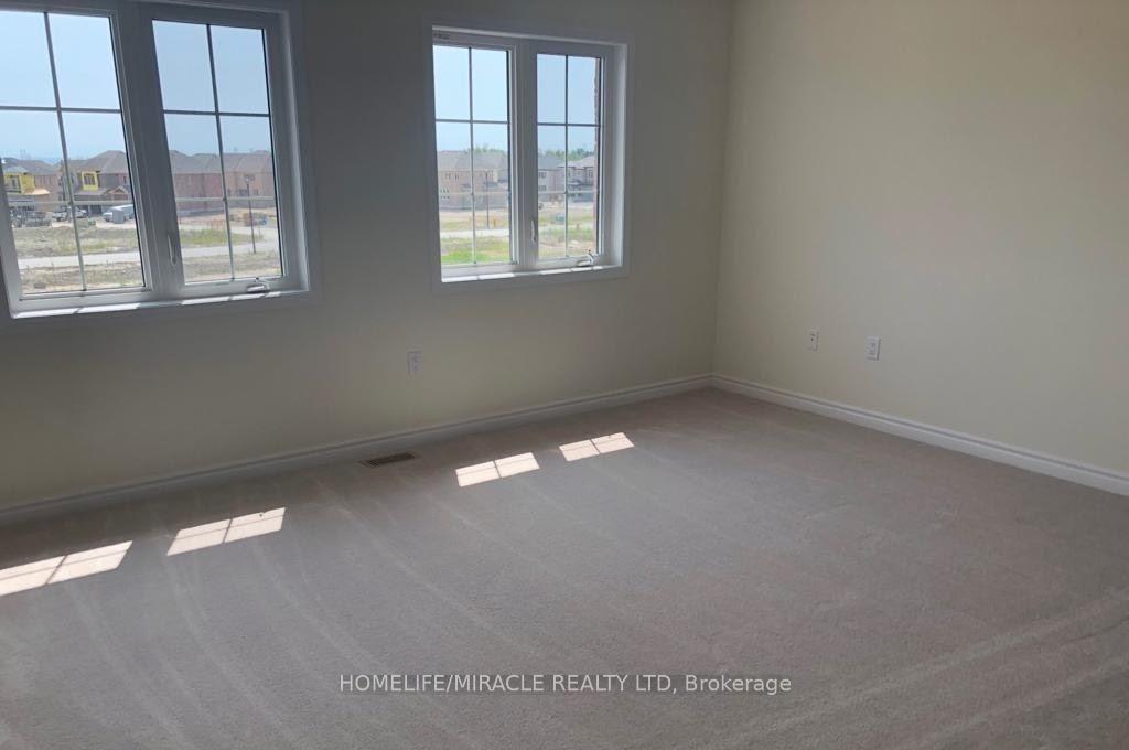 Photo 9 of 1035 Cameo Street, Pickering, Rural Pickering — HOMEH