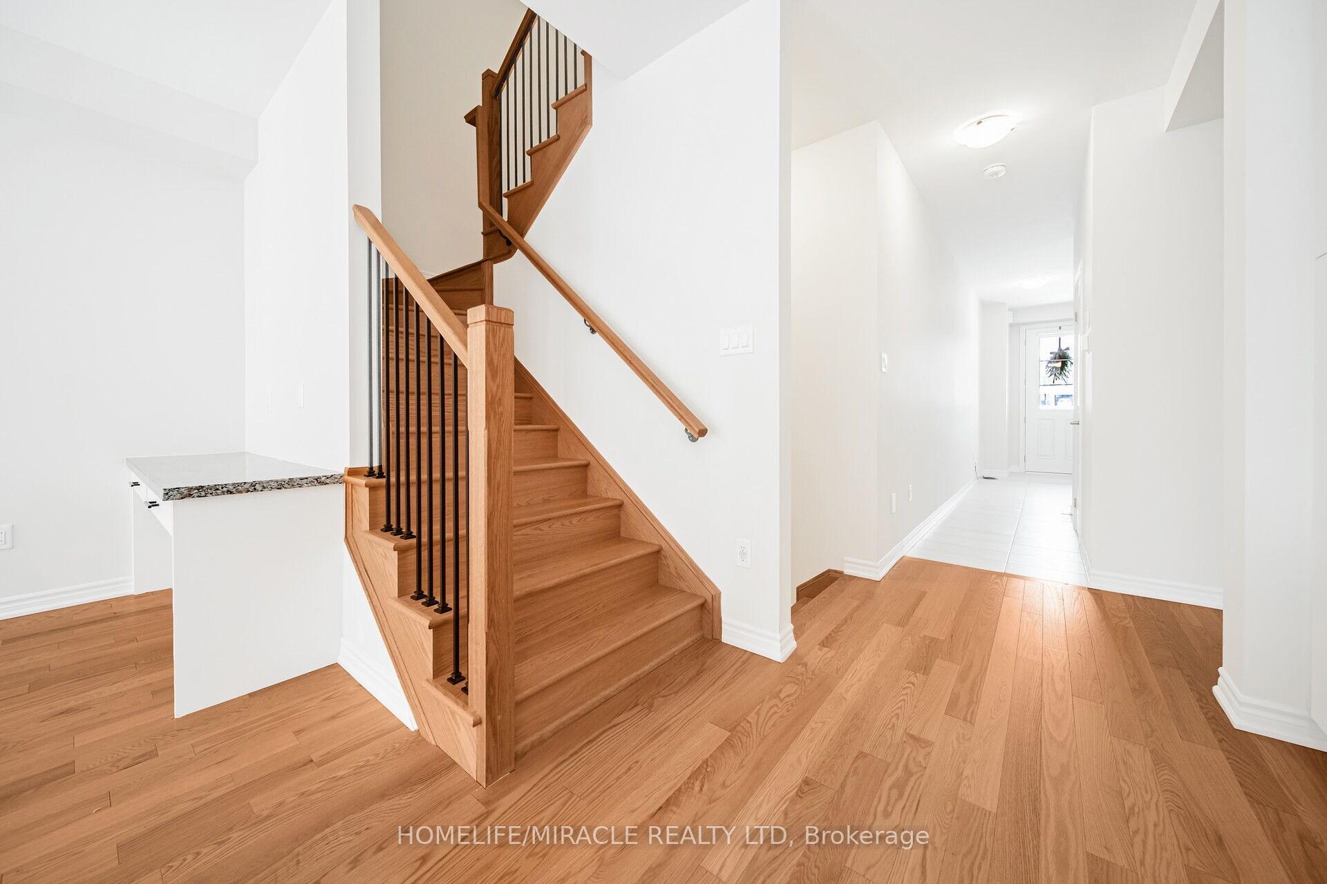 Photo 5 of 1404 Almonte Drive, Burlington, Tyandaga — HOMEH