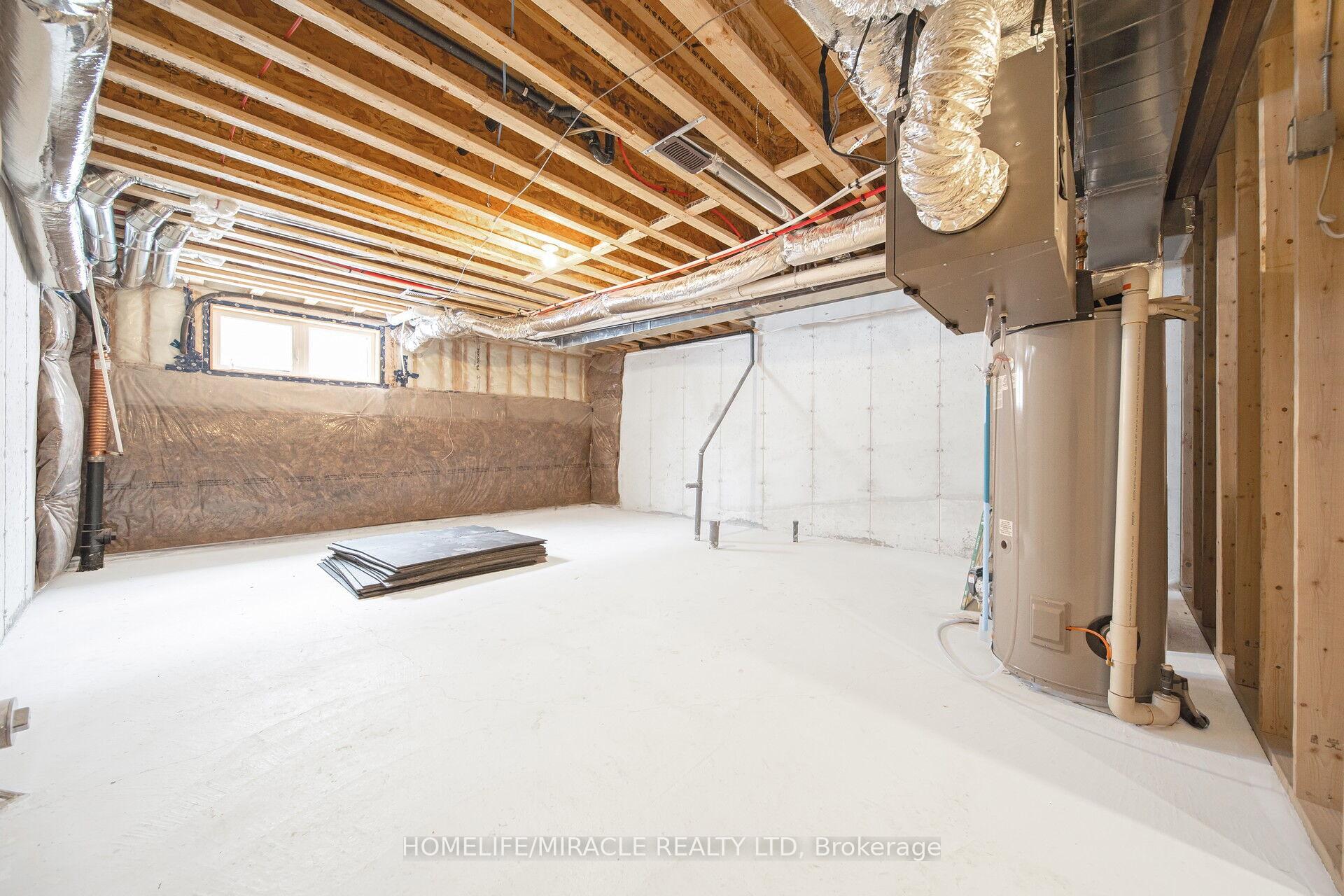 Photo 18 of 1404 Almonte Drive, Burlington, Tyandaga — HOMEH