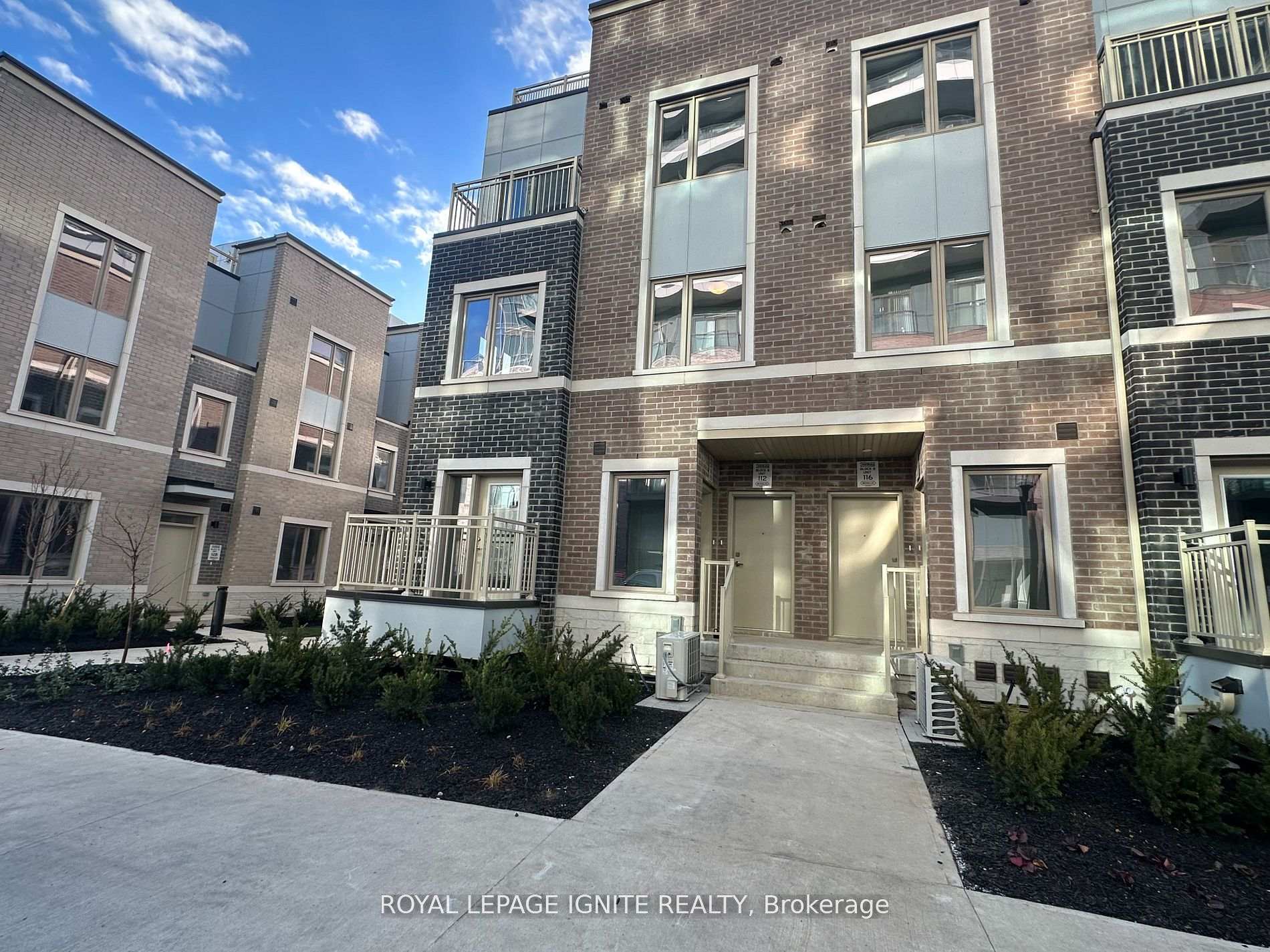 Photo 1 of Unit 85, 39 Honeycrisp Crescent, Vaughan, Vaughan Corporate Centre — HOMEH