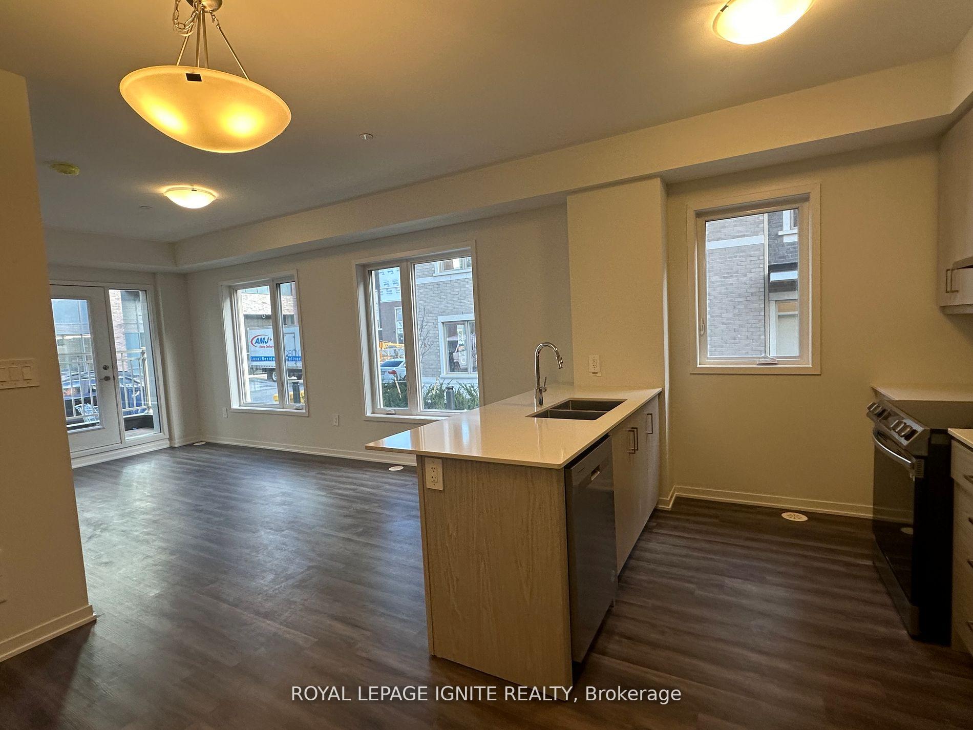 Photo 6 of Unit 85, 39 Honeycrisp Crescent, Vaughan, Vaughan Corporate Centre — HOMEH