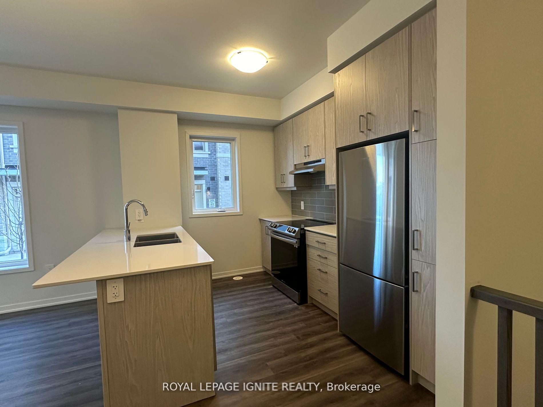 Photo 3 of Unit 85, 39 Honeycrisp Crescent, Vaughan, Vaughan Corporate Centre — HOMEH