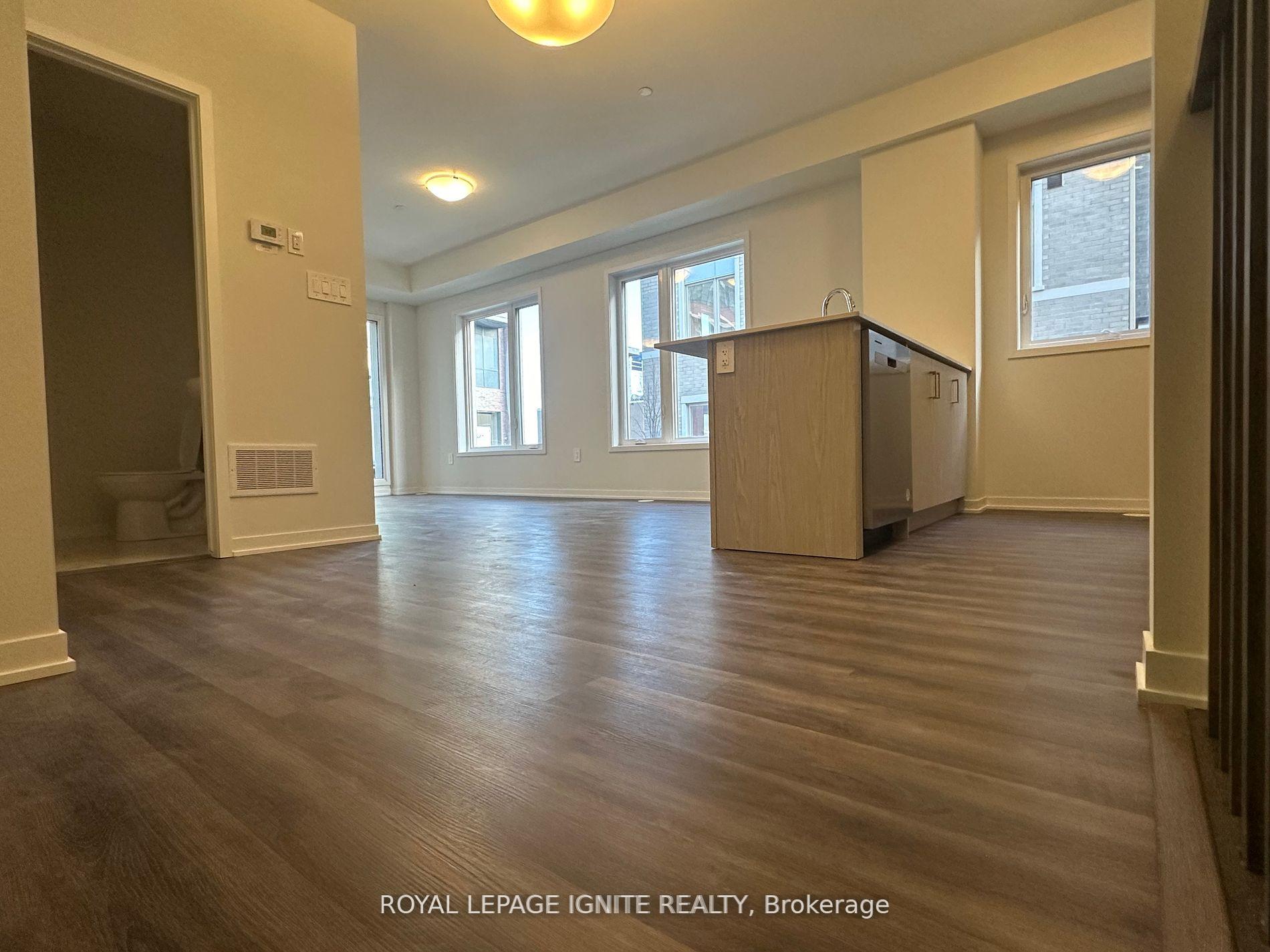 Photo 21 of Unit 85, 39 Honeycrisp Crescent, Vaughan, Vaughan Corporate Centre — HOMEH