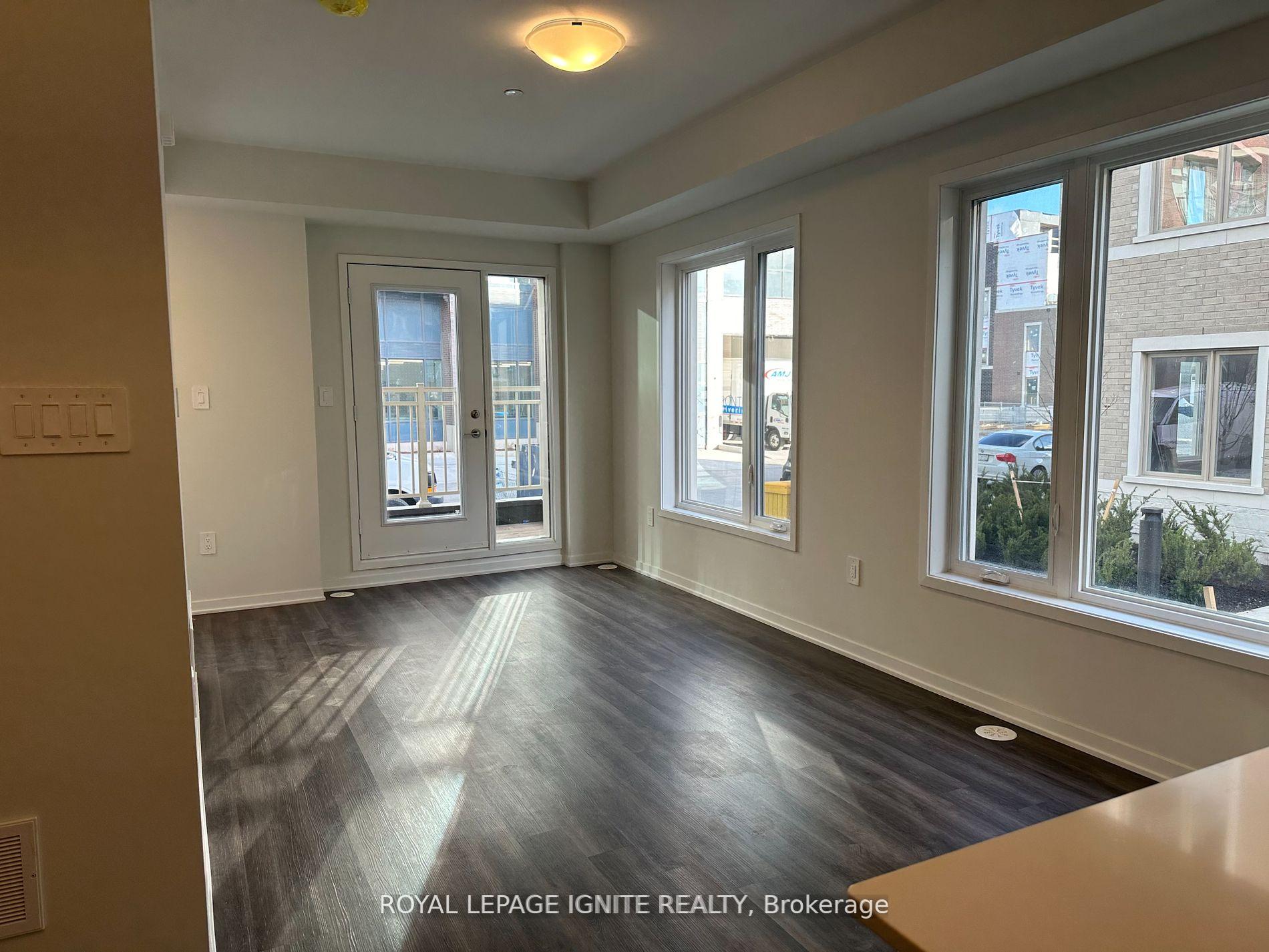 Photo 10 of Unit 85, 39 Honeycrisp Crescent, Vaughan, Vaughan Corporate Centre — HOMEH