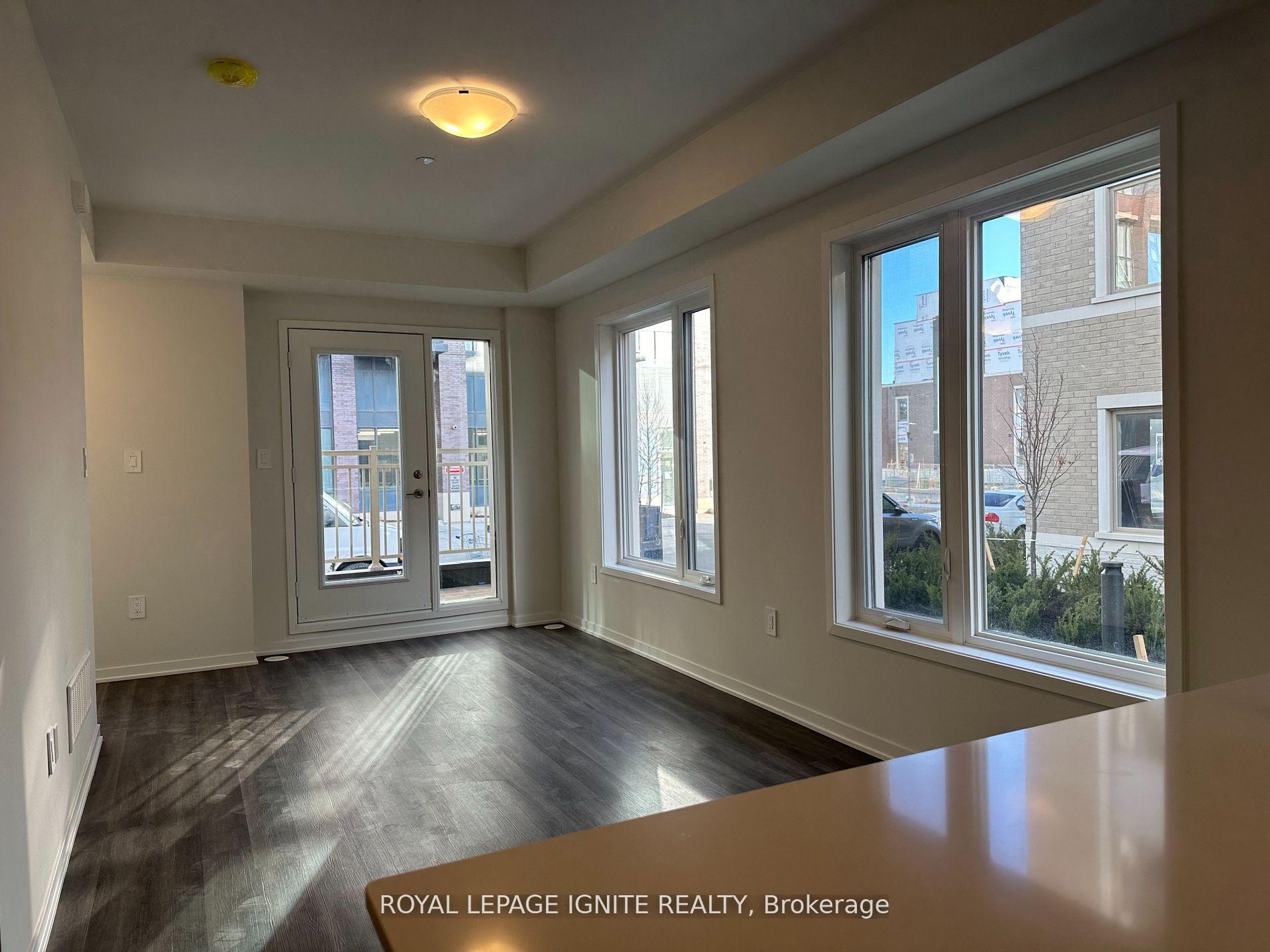 Photo 11 of Unit 85, 39 Honeycrisp Crescent, Vaughan, Vaughan Corporate Centre — HOMEH