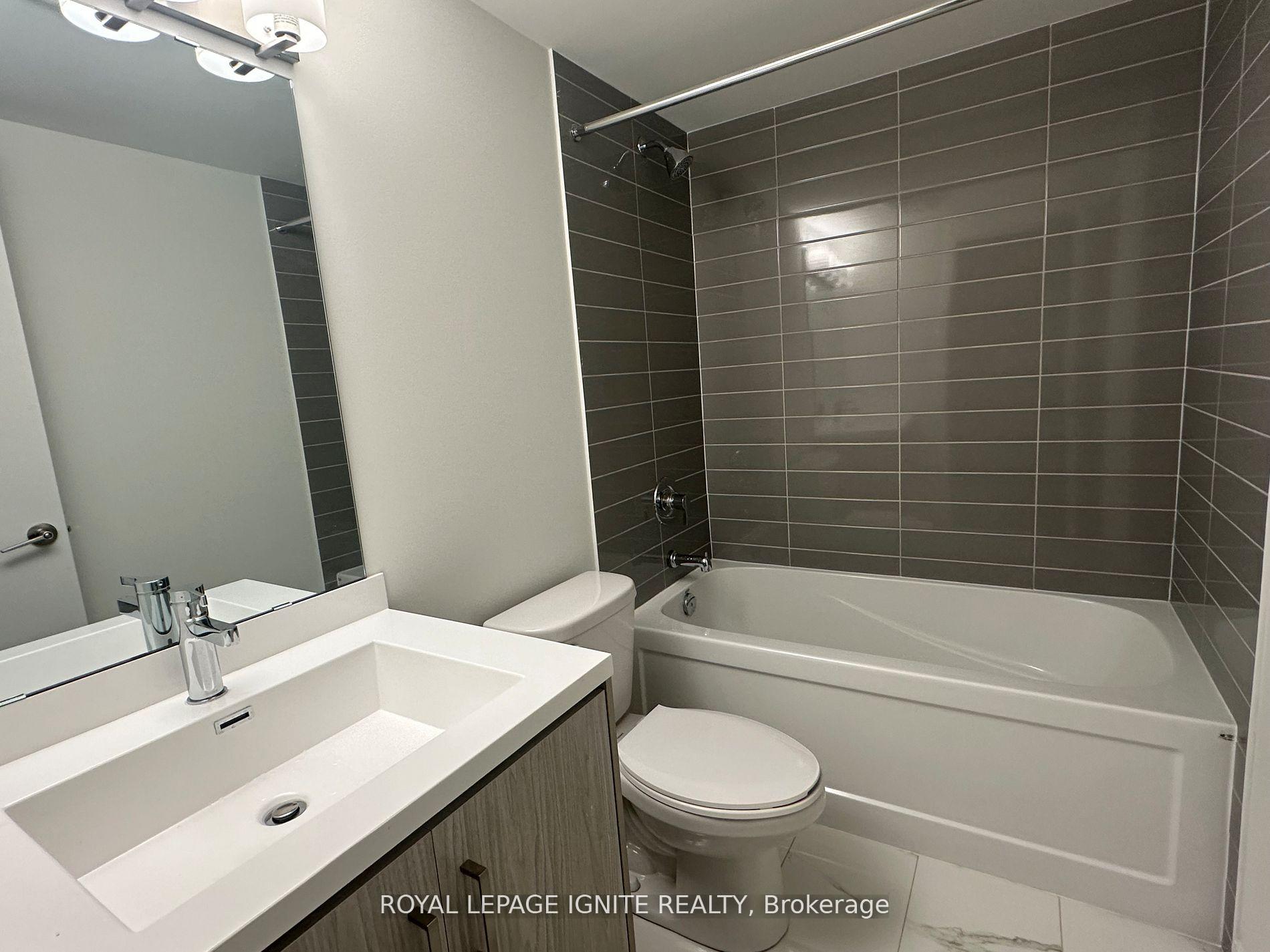 Photo 18 of Unit 85, 39 Honeycrisp Crescent, Vaughan, Vaughan Corporate Centre — HOMEH