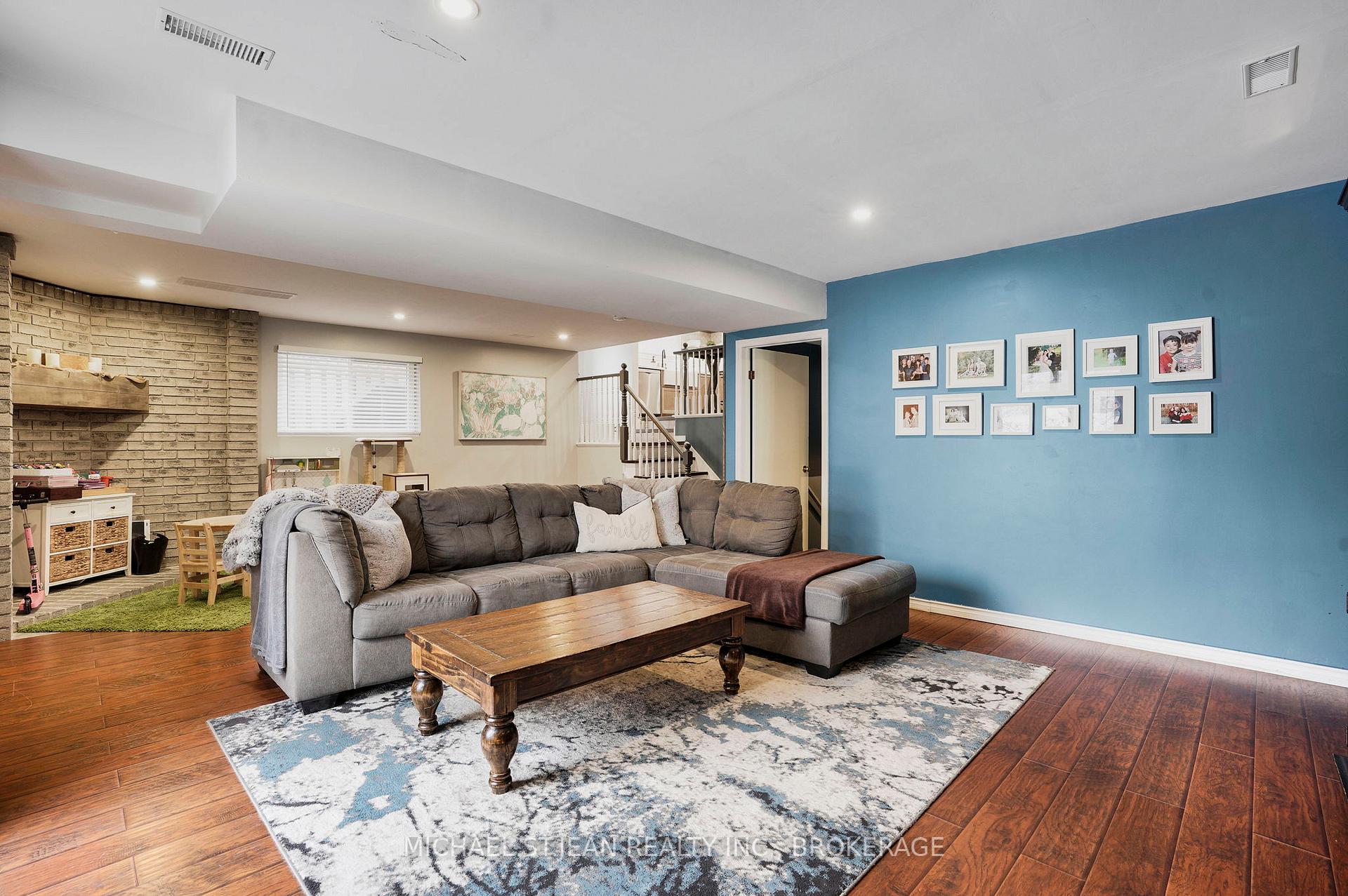 Photo 7 of 325 East 24th Street, Hamilton, Burkholme — HOMEH