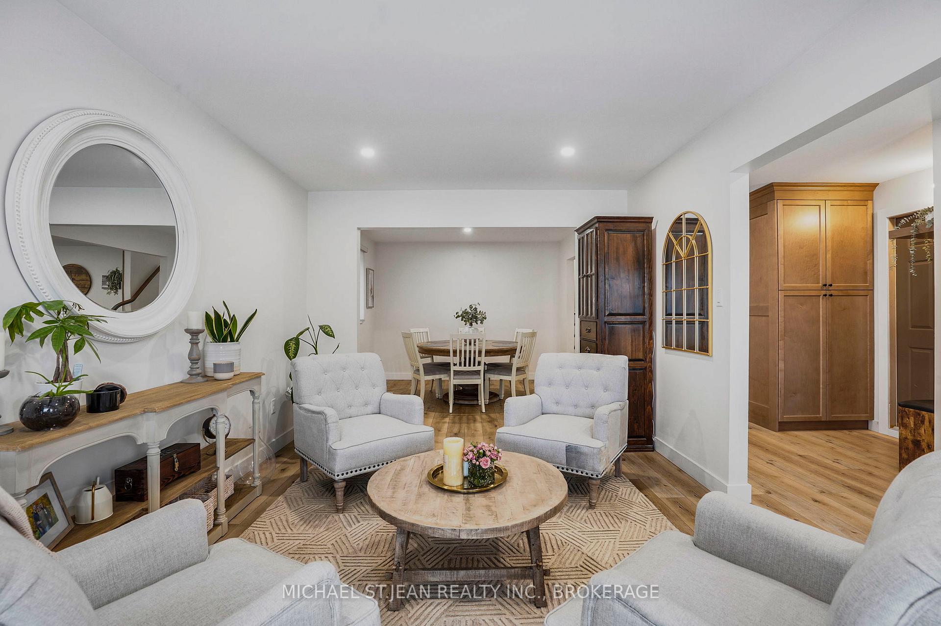 Photo 9 of 325 East 24th Street, Hamilton, Burkholme — HOMEH