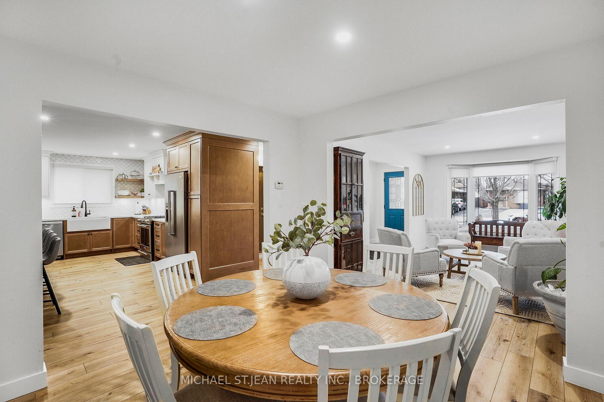 Photo 5 of 325 East 24th Street, Hamilton, Burkholme — HOMEH