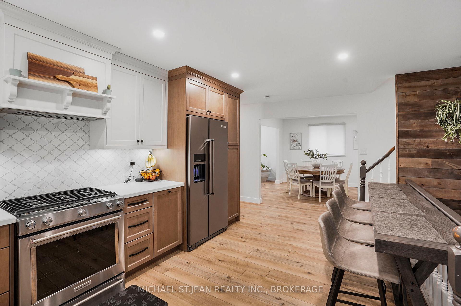 Photo 16 of 325 East 24th Street, Hamilton, Burkholme — HOMEH