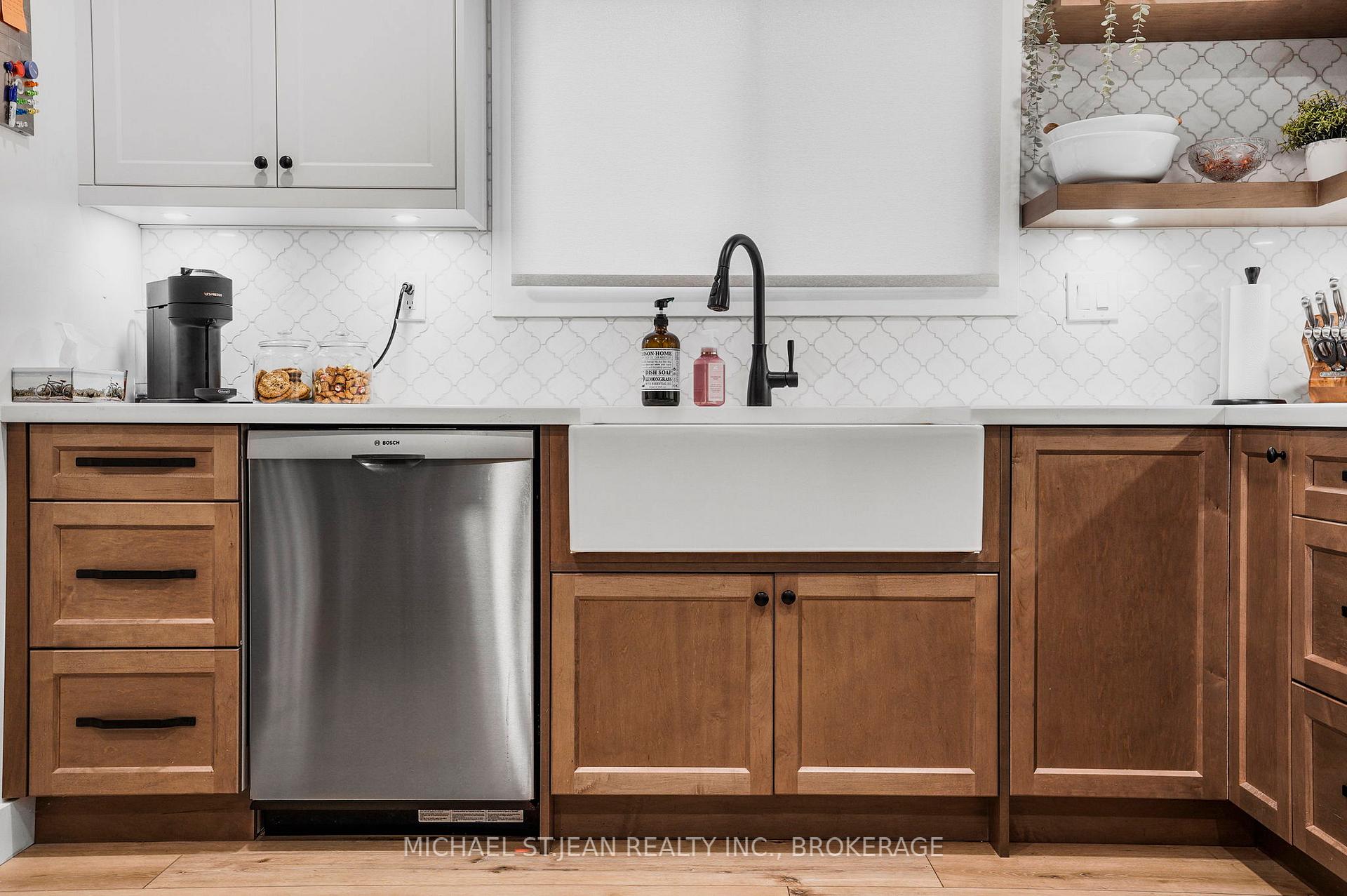 Photo 21 of 325 East 24th Street, Hamilton, Burkholme — HOMEH