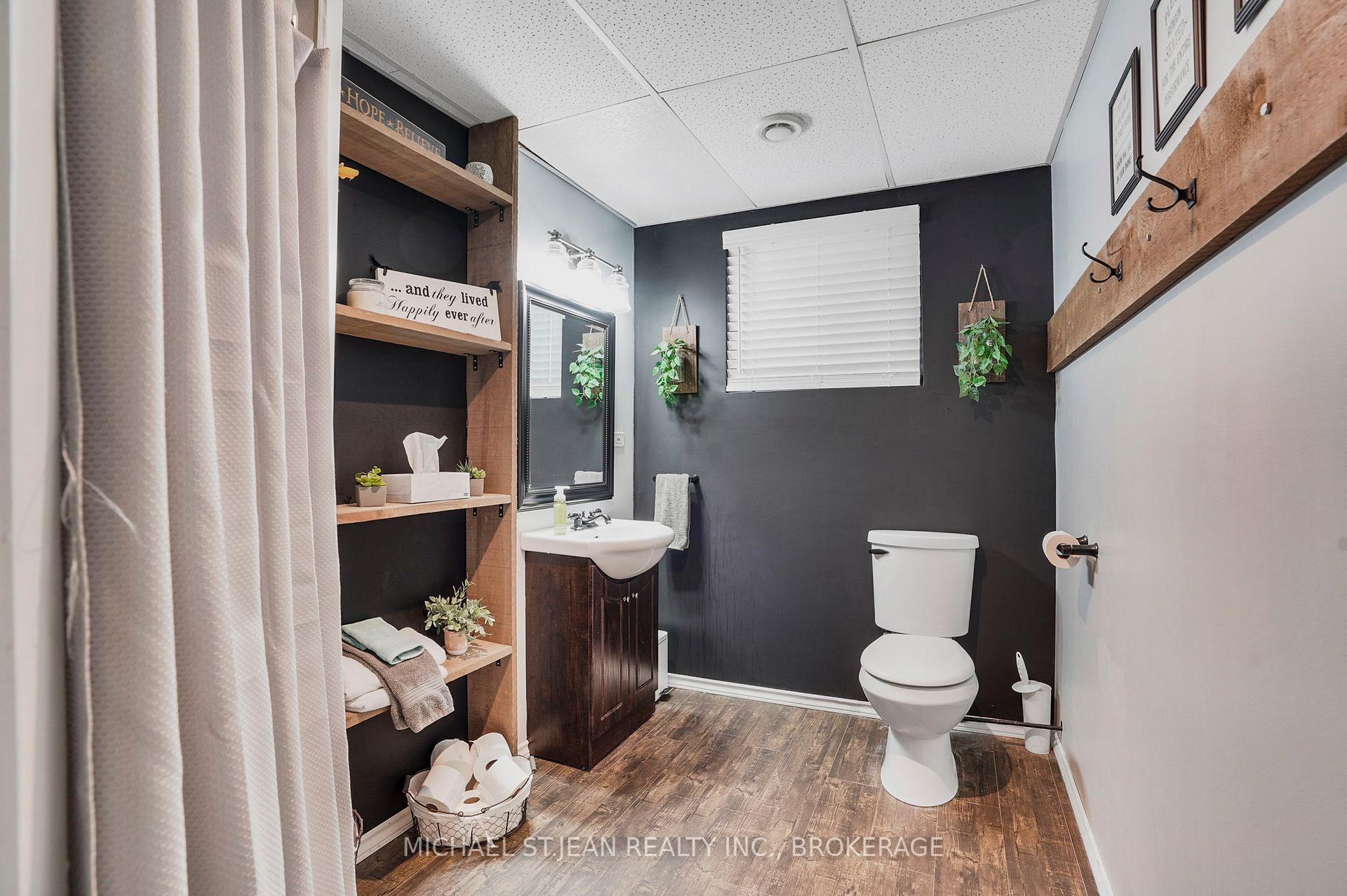 Photo 18 of 325 East 24th Street, Hamilton, Burkholme — HOMEH