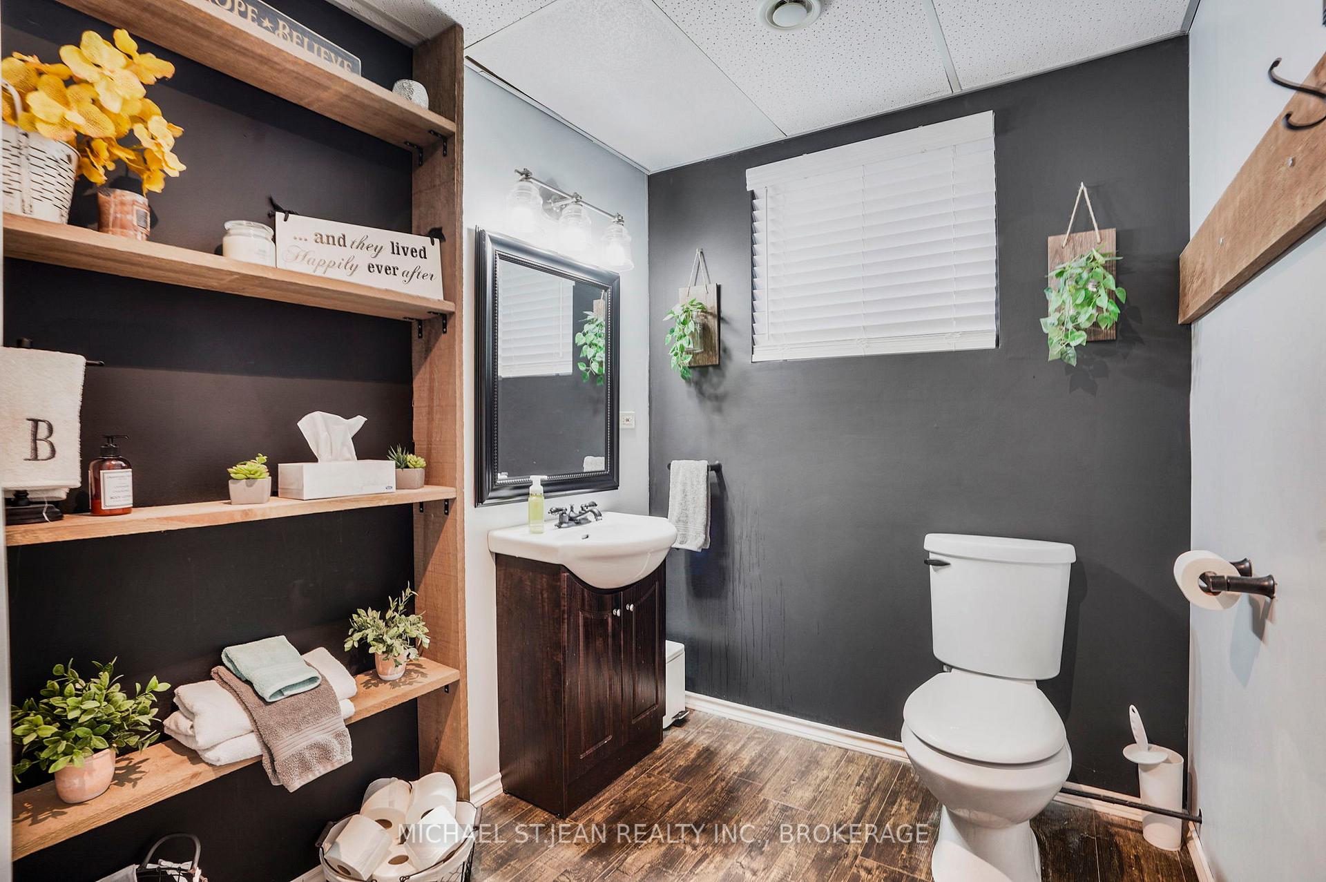 Photo 13 of 325 East 24th Street, Hamilton, Burkholme — HOMEH