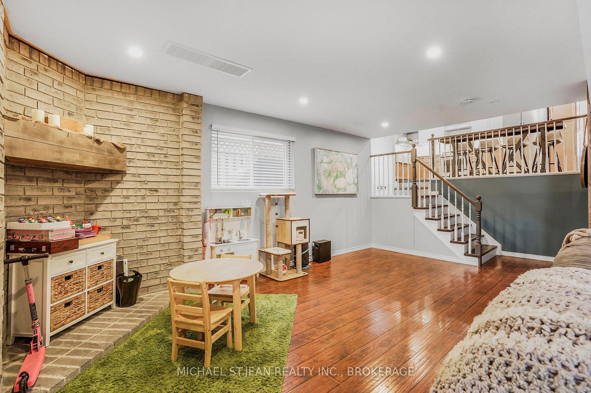 Photo 14 of 325 East 24th Street, Hamilton, Burkholme — HOMEH