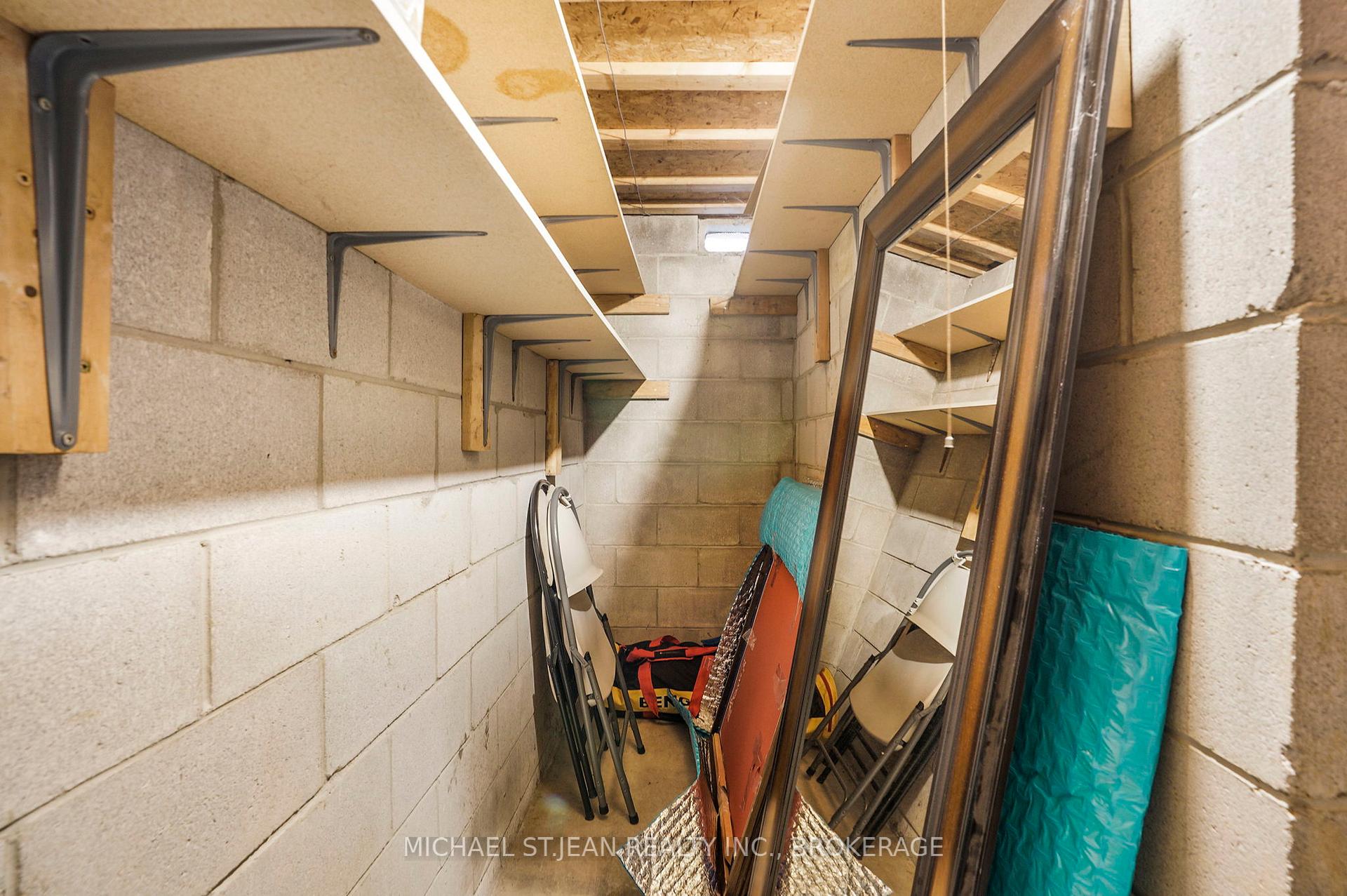 Photo 33 of 325 East 24th Street, Hamilton, Burkholme — HOMEH