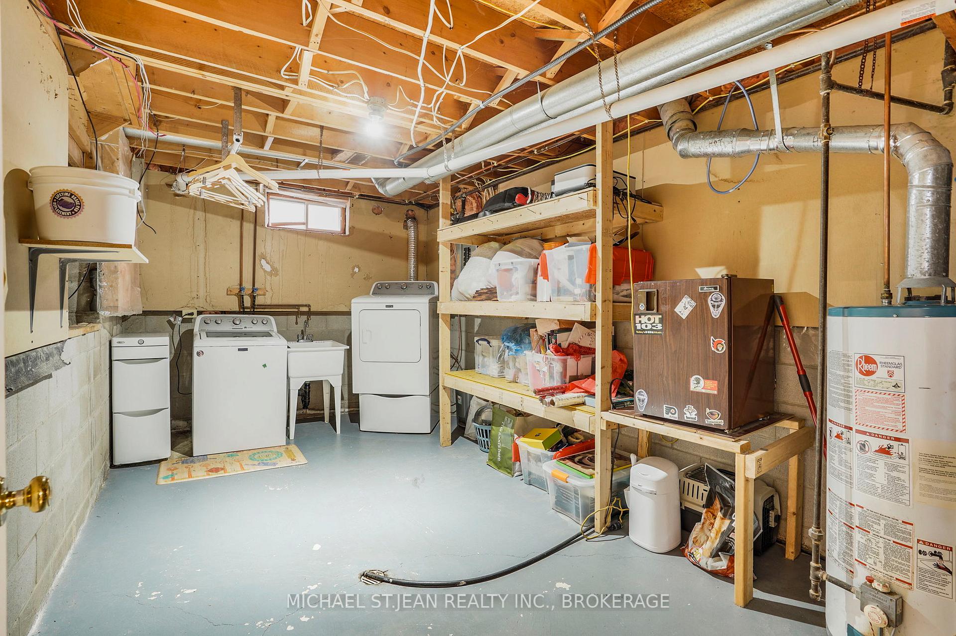 Photo 35 of 325 East 24th Street, Hamilton, Burkholme — HOMEH