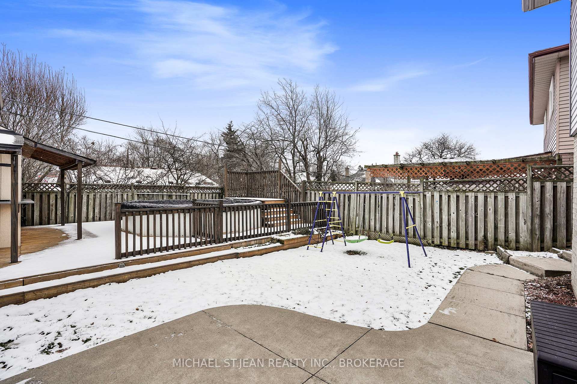 Photo 36 of 325 East 24th Street, Hamilton, Burkholme — HOMEH