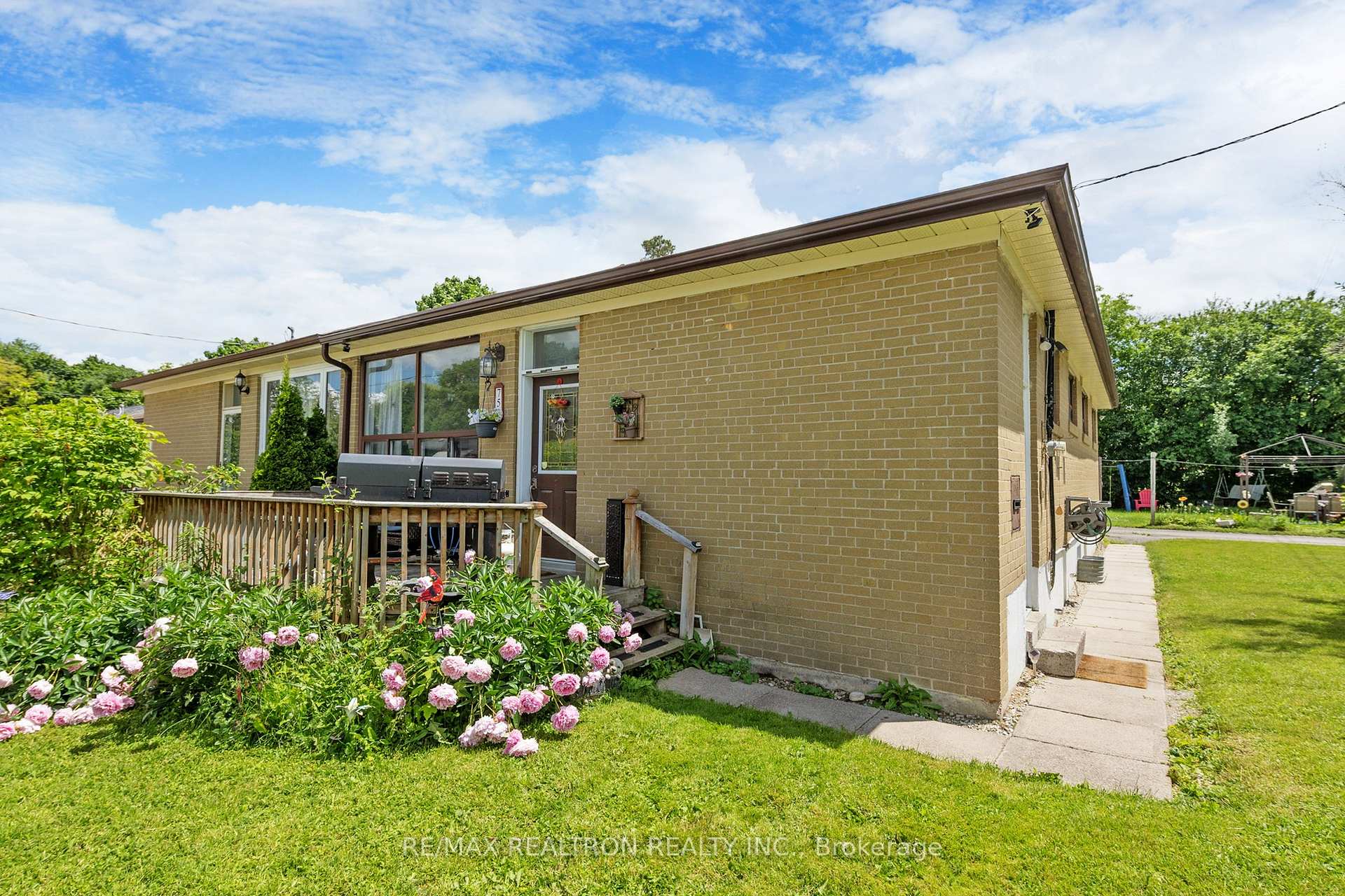Photo 10 of 75 Davis Road, Aurora, Aurora Highlands — HOMEH