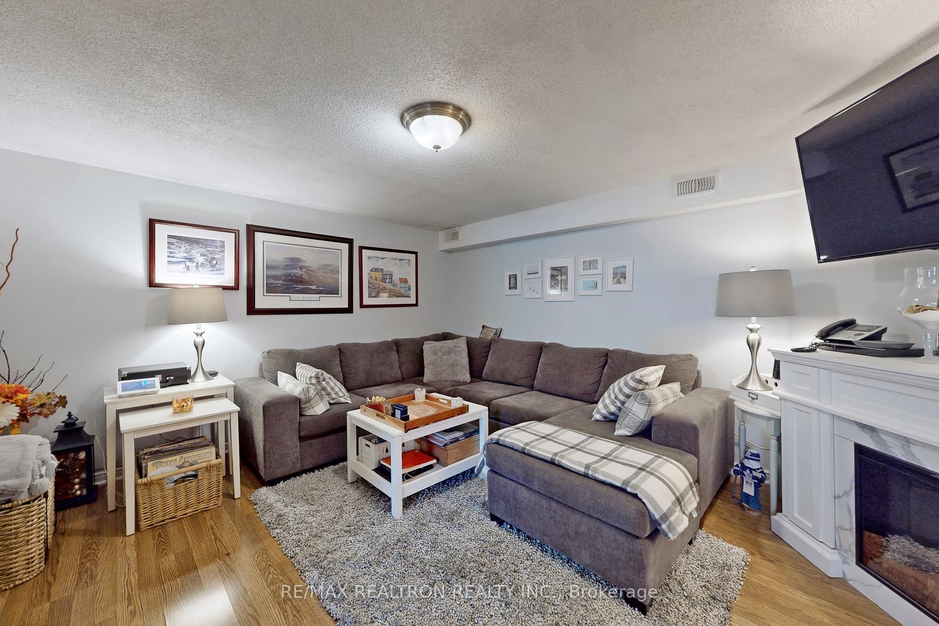 Photo 3 of 75 Davis Road, Aurora, Aurora Highlands — HOMEH
