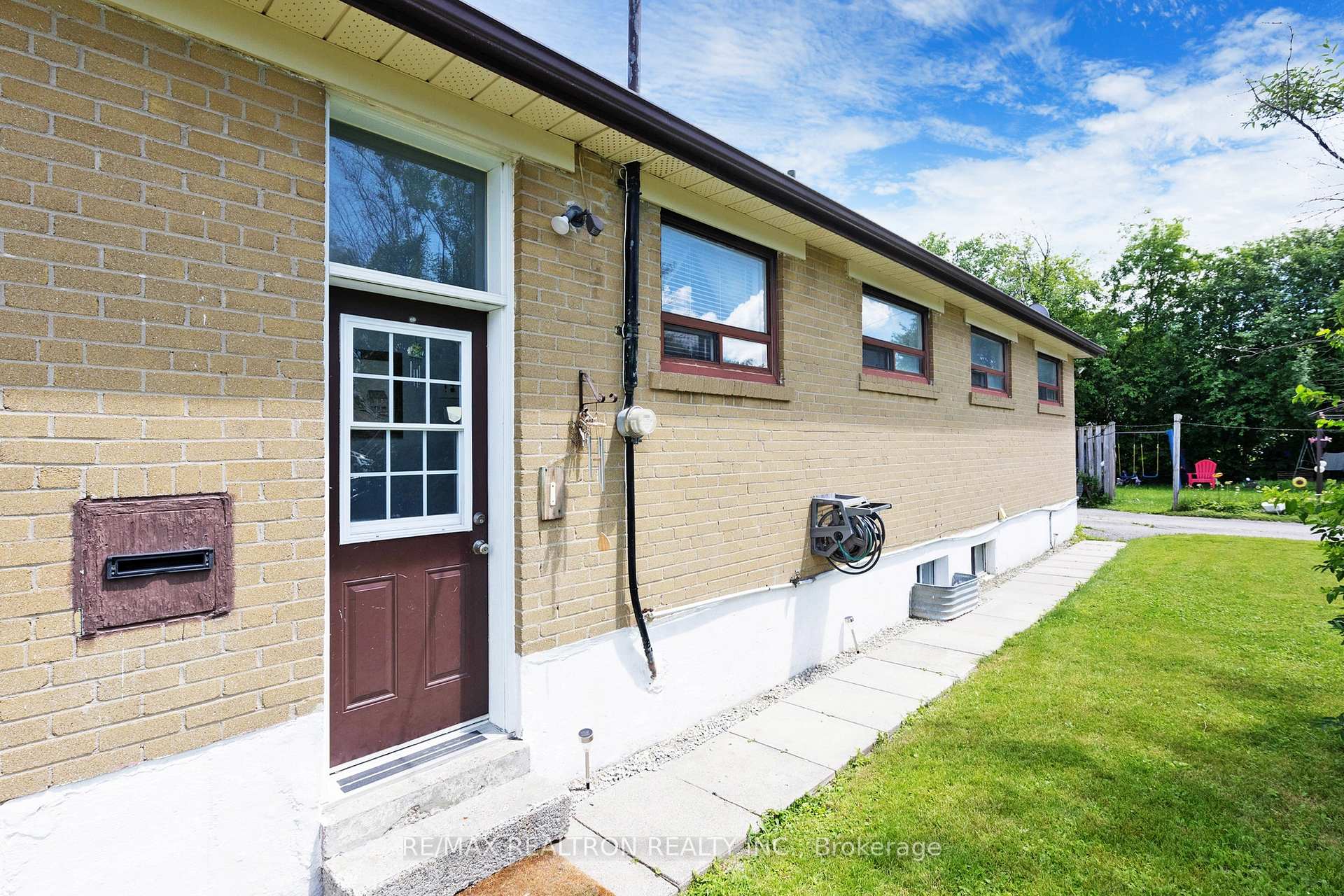 Photo 15 of 75 Davis Road, Aurora, Aurora Highlands — HOMEH