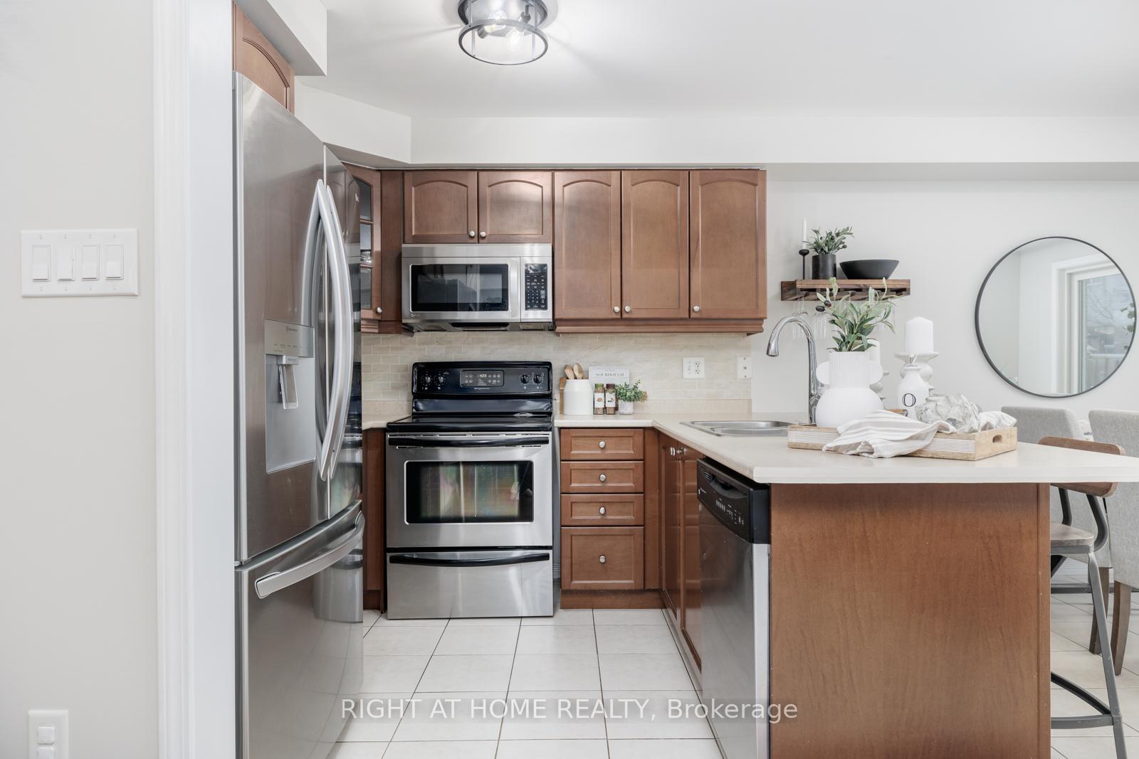 Photo 16 of 202 Swindells Street, Clarington, Bowmanville — HOMEH