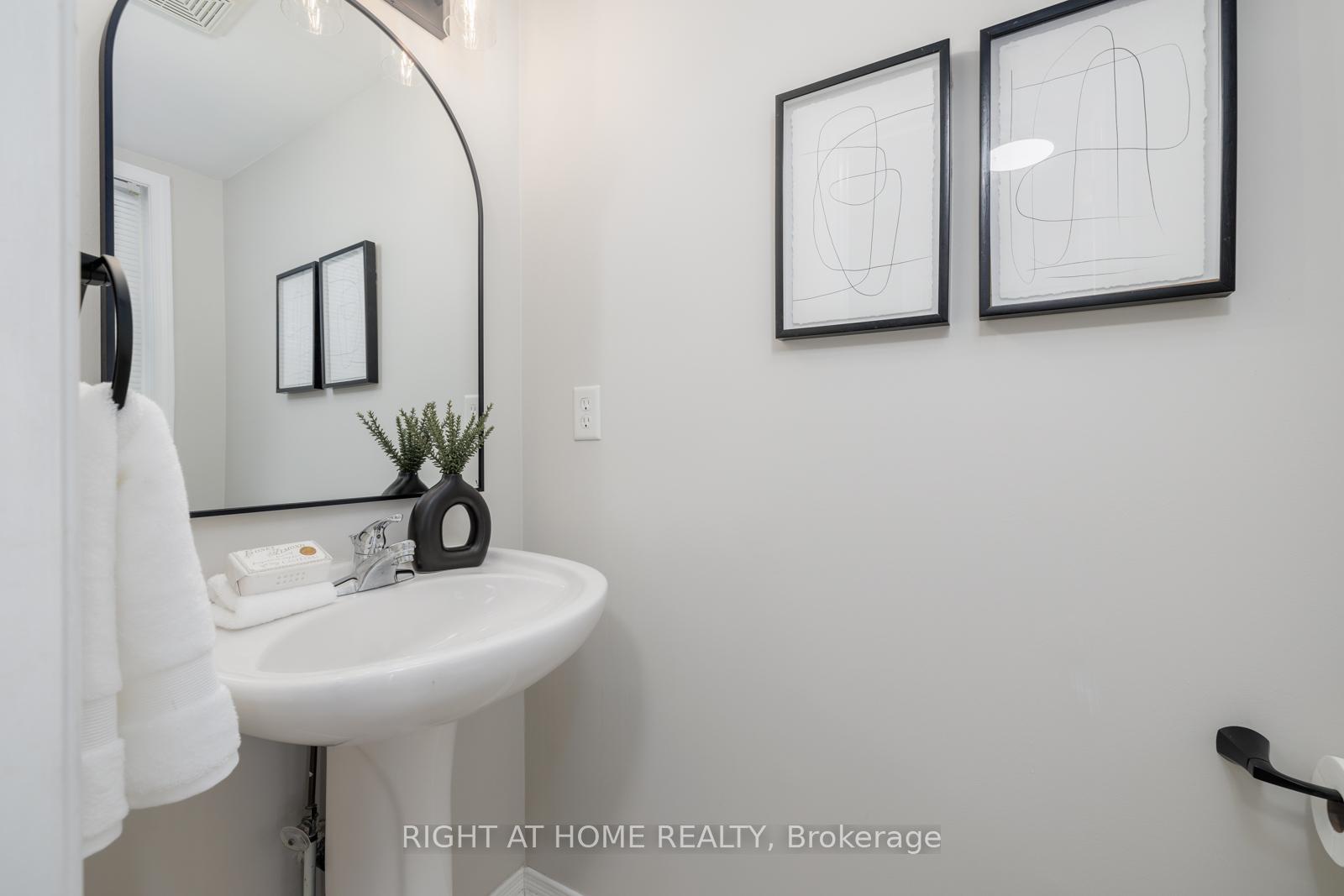 Photo 15 of 202 Swindells Street, Clarington, Bowmanville — HOMEH