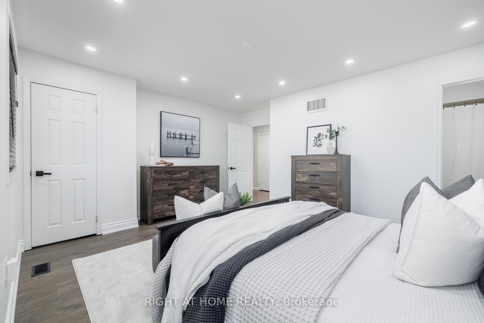 Photo 21 of 202 Swindells Street, Clarington, Bowmanville — HOMEH