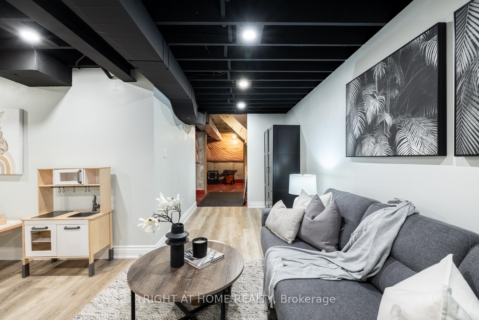 Photo 30 of 202 Swindells Street, Clarington, Bowmanville — HOMEH