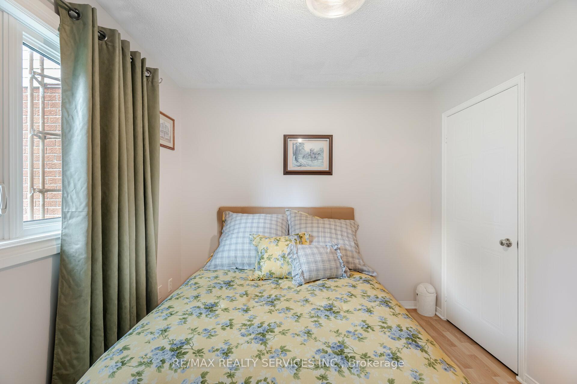 Photo 28 of 17 James Street, Amaranth, Rural Amaranth — HOMEH